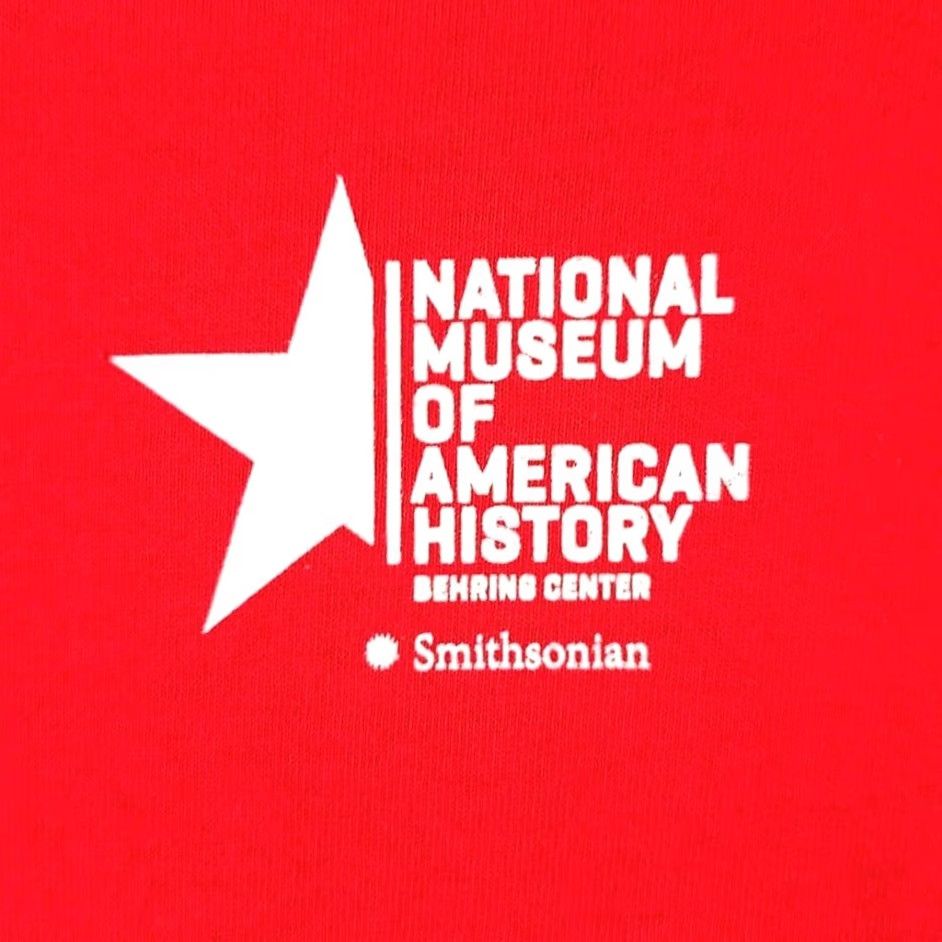 Vintage Smithsonian T Shirt Mens 2XL Red National Museum Entertainment Nation History Shirt Mens Size US XXL / EU 58 / 5 - 5 Thumbnail