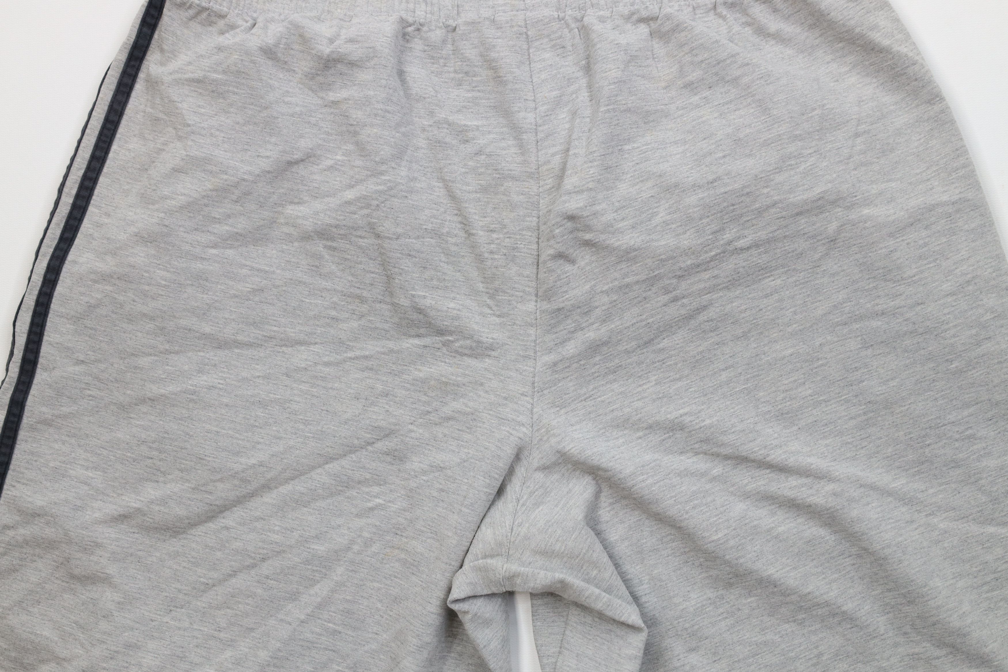 Adidas Vintage Y2K 2004 Adidas Spell Striped Above Knee Shorts Gray Size US 34 / EU 50 - 13 Thumbnail