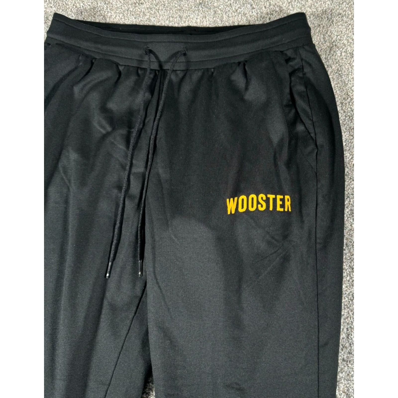 Under Armour Under Armour Wooster Track Pants Mens Small Pockets Cuffed Athletic Athleisure Black Polyester Blend Drawstring Pockets Athletic Mens S 28in Inseam Size US 29 - 2 Thumbnail