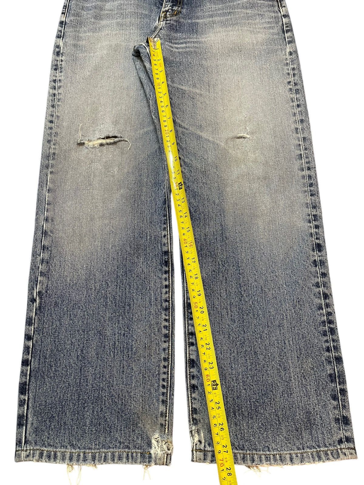 Uniqlo Vintage Japanese Uniqlo Blue Faded Wash Distress Loose Jeans Size US 33 - 13 Thumbnail