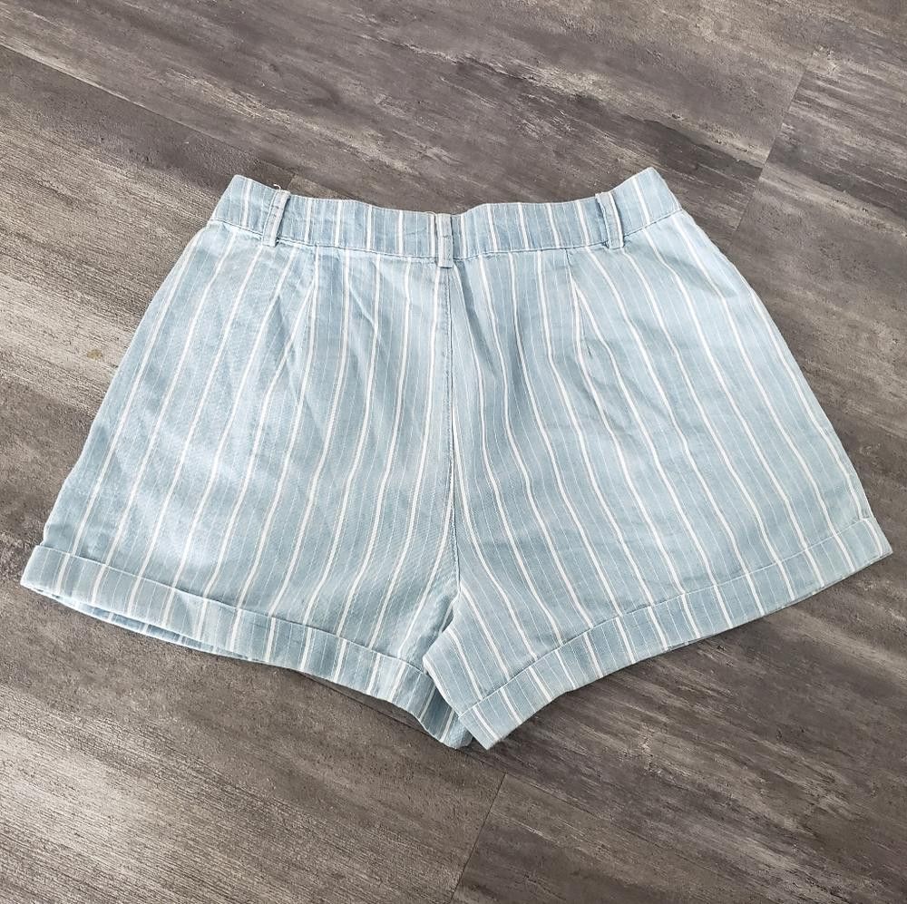 Forever 21 Light Blue Striped F21 High Waisted Short Size 26" / US 2 / IT 38 - 2 Thumbnail