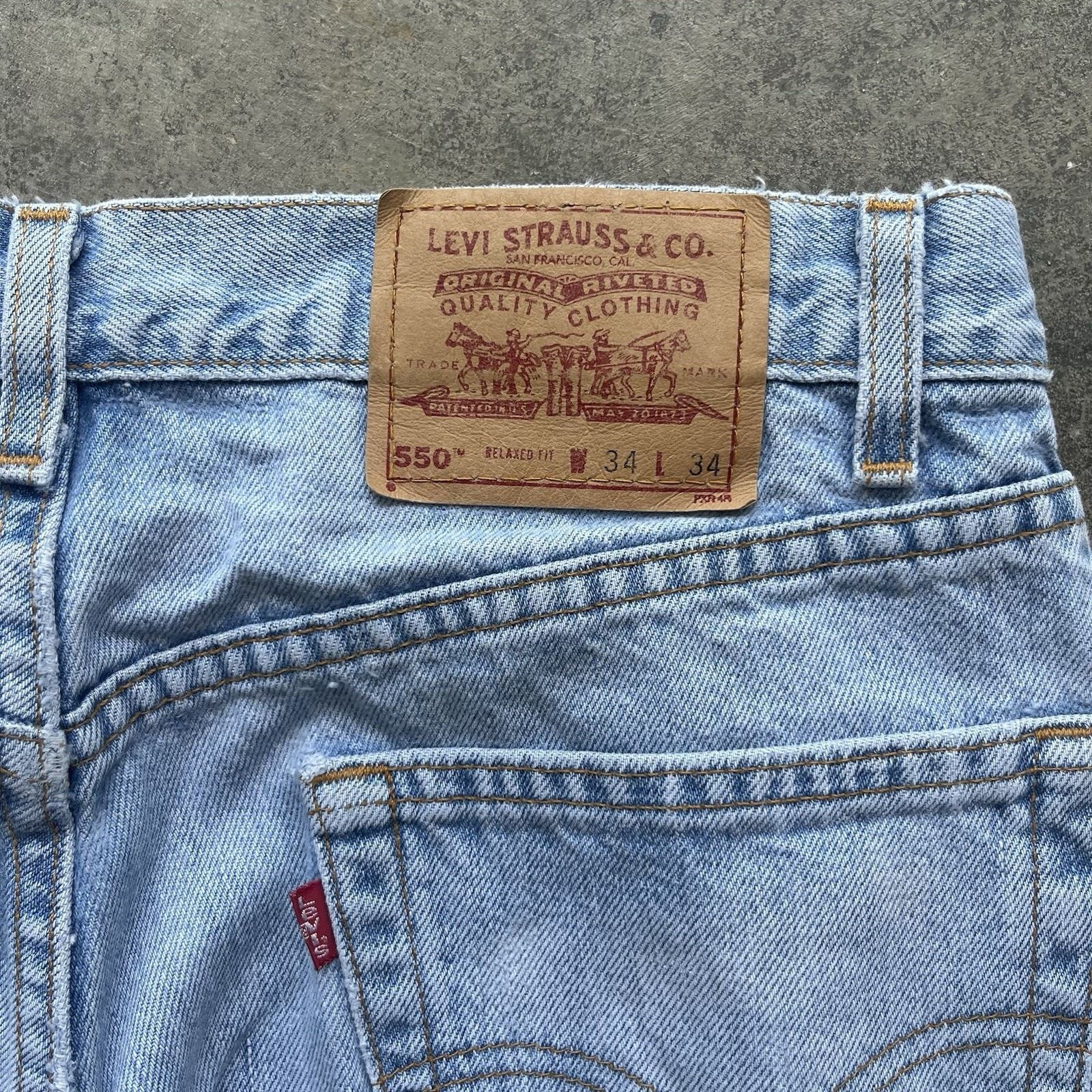 Levi's Vintage Levi’s 550 Jeans Mens 32 X 34 Light Wash Denim Relax Size US 32 / EU 48 - 3 Thumbnail