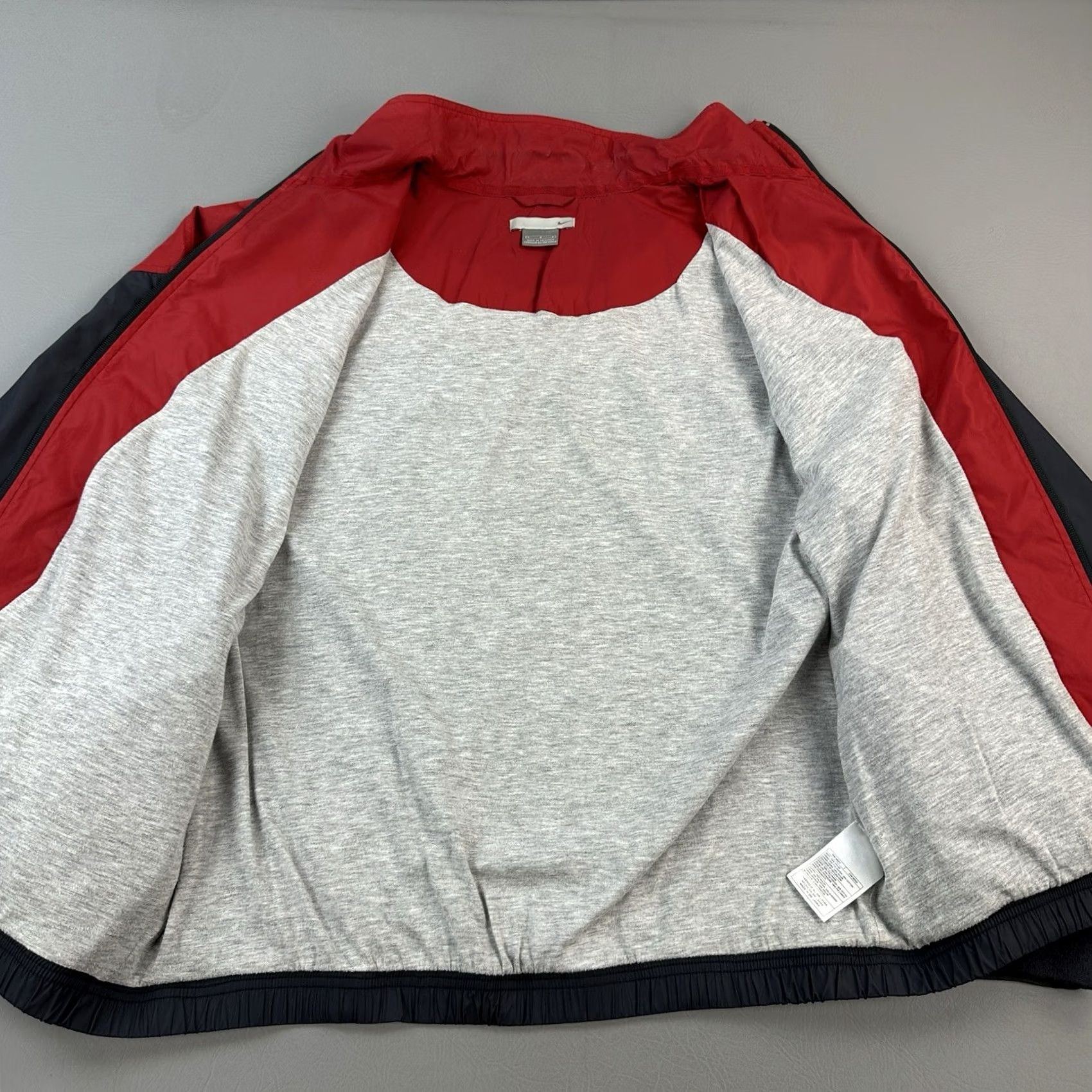 Nike Vintage Nike Jacket Mens Large Red Gray Full Zip Fleece Lined Windbreaker Y2K Size US L / EU 52-54 / 3 - 7 Thumbnail