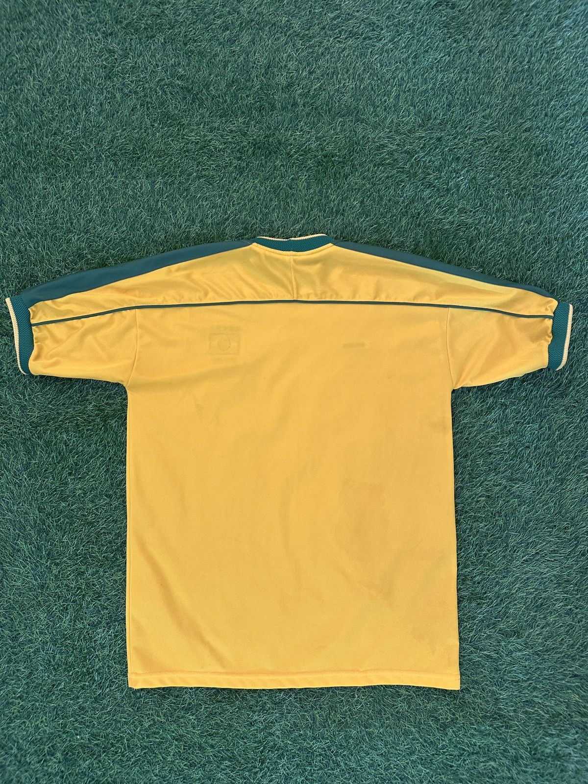 Other Brazil soccer jersey size medium Size US M / EU 48-50 / 2 - 2 Thumbnail