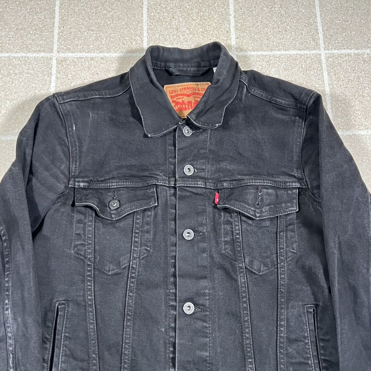 Levi's Levi’s Women Black Denim Trucker Jacket Sz S Classic Button Size S / US 4 / IT 40 - 2 Thumbnail