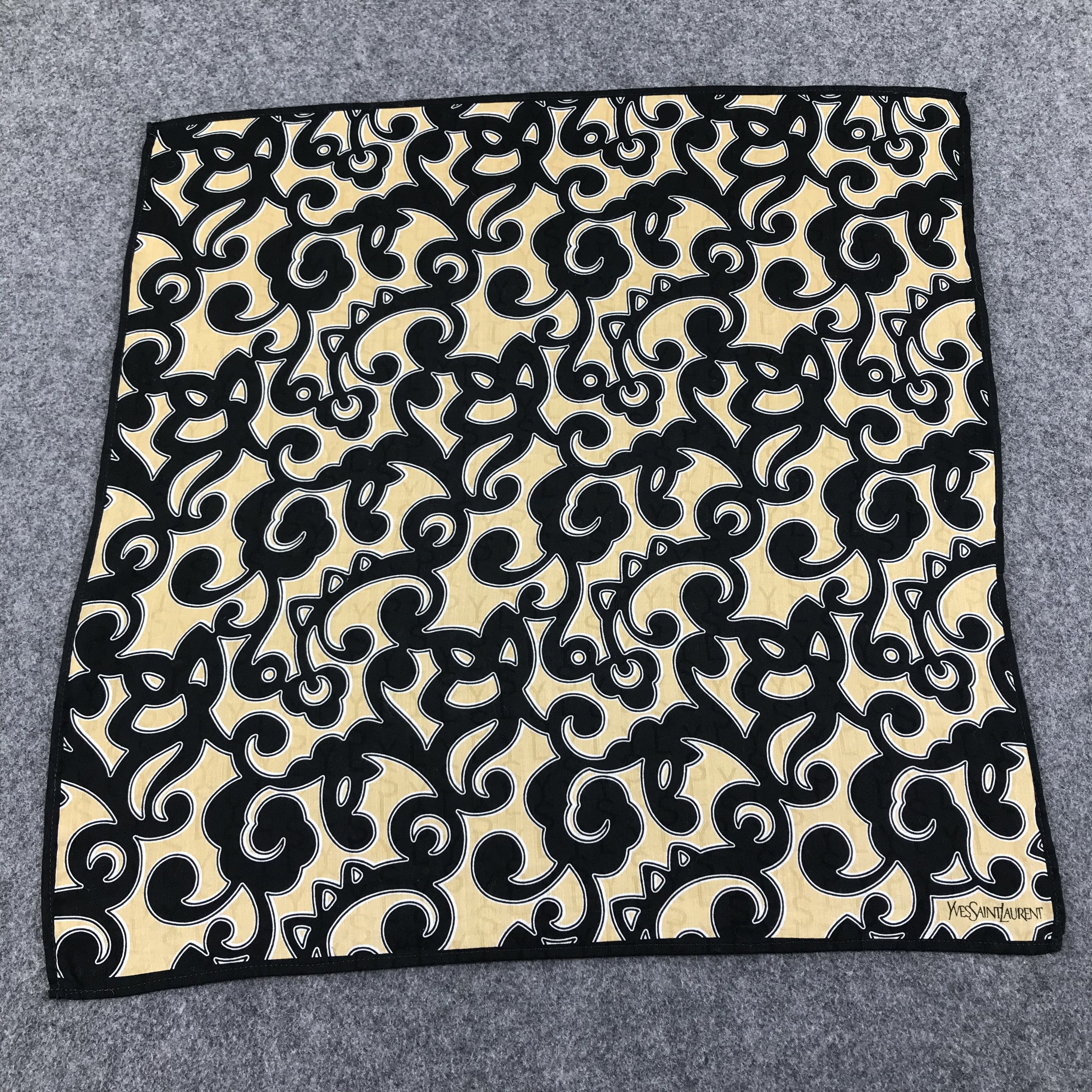 Yves Saint Laurent YSL Baroque Handkerchief Neckerchief Bandana H357 Size ONE SIZE - 1 Thumbnail