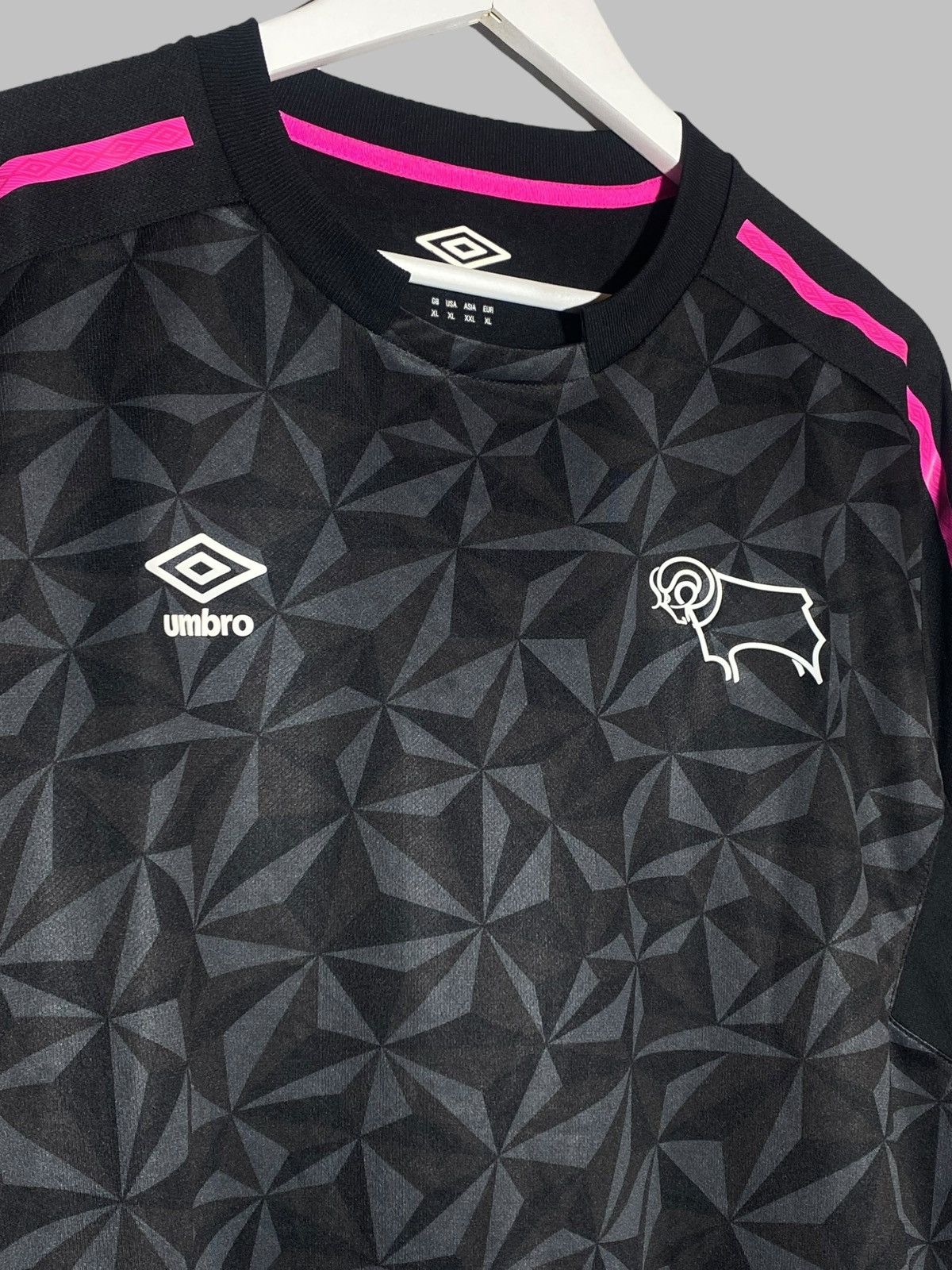 Umbro 🔥 UMBRO DERBY COUNTY 2017/18 THIRD LONG SLEEVE JERSEY Size US XL / EU 56 / 4 - 5 Thumbnail
