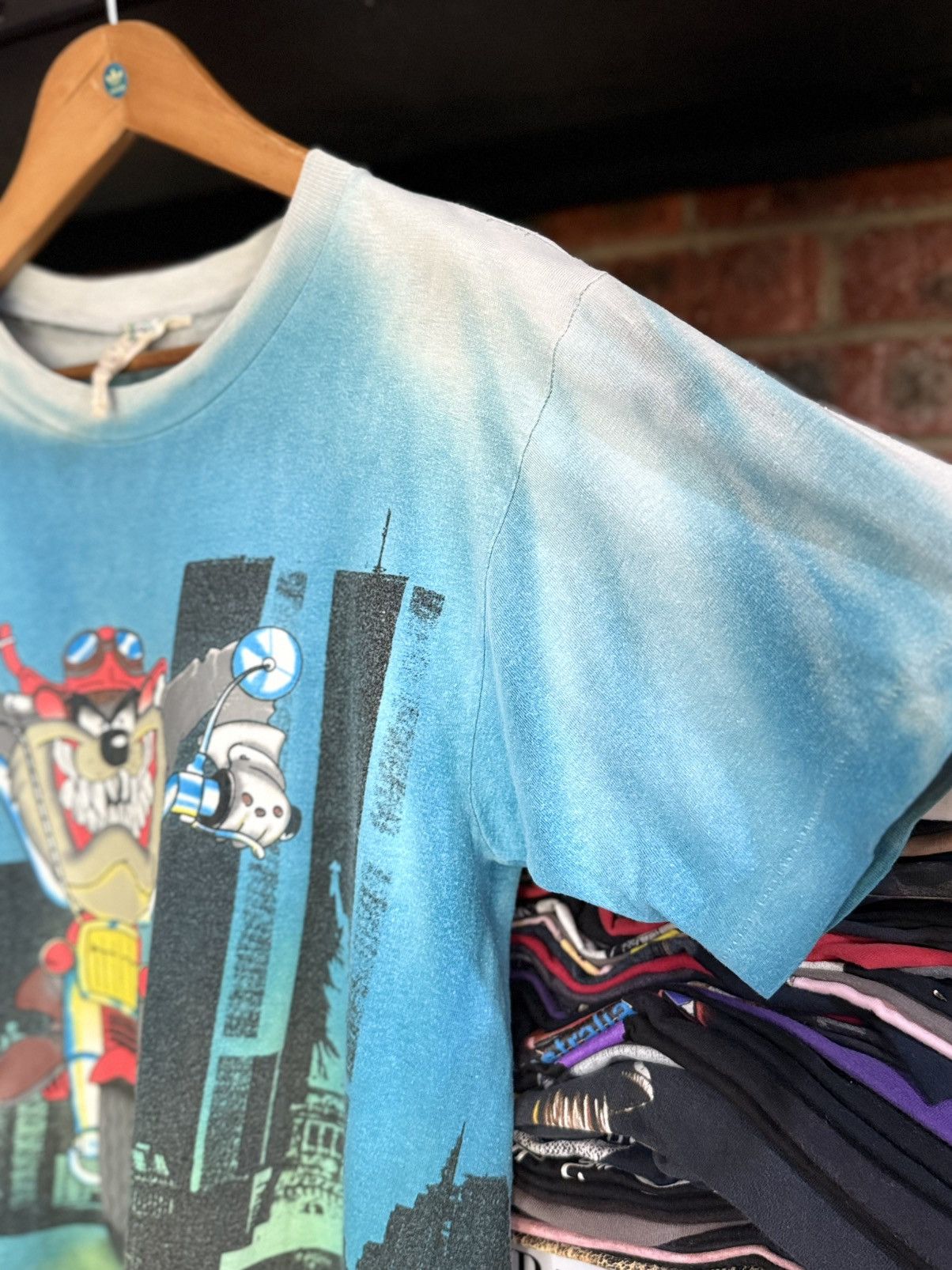 Cartoon Network Vintage 90s Tazmania Looney Tunes Warner Bros Faded Tee Size US M / EU 48-50 / 2 - 12 Thumbnail