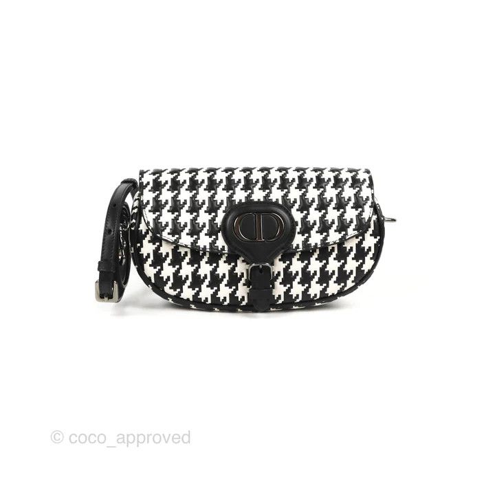 o1bcso1str0224 Bags in Black/White
