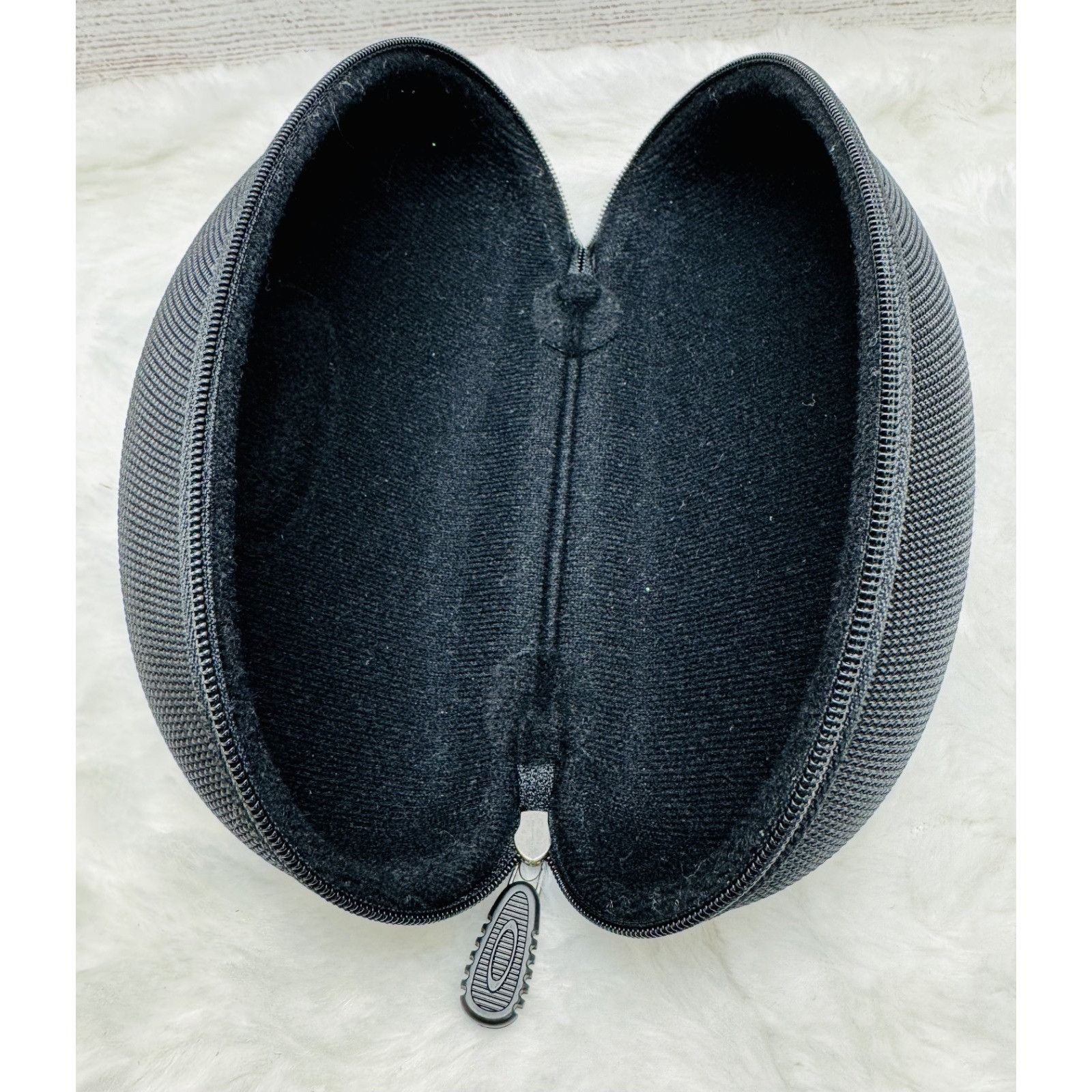 Oakley OAKLEY Sunglasses Case BLACK Semi-Hard Zipper Clamshell EUC Size ONE SIZE - 5 Thumbnail