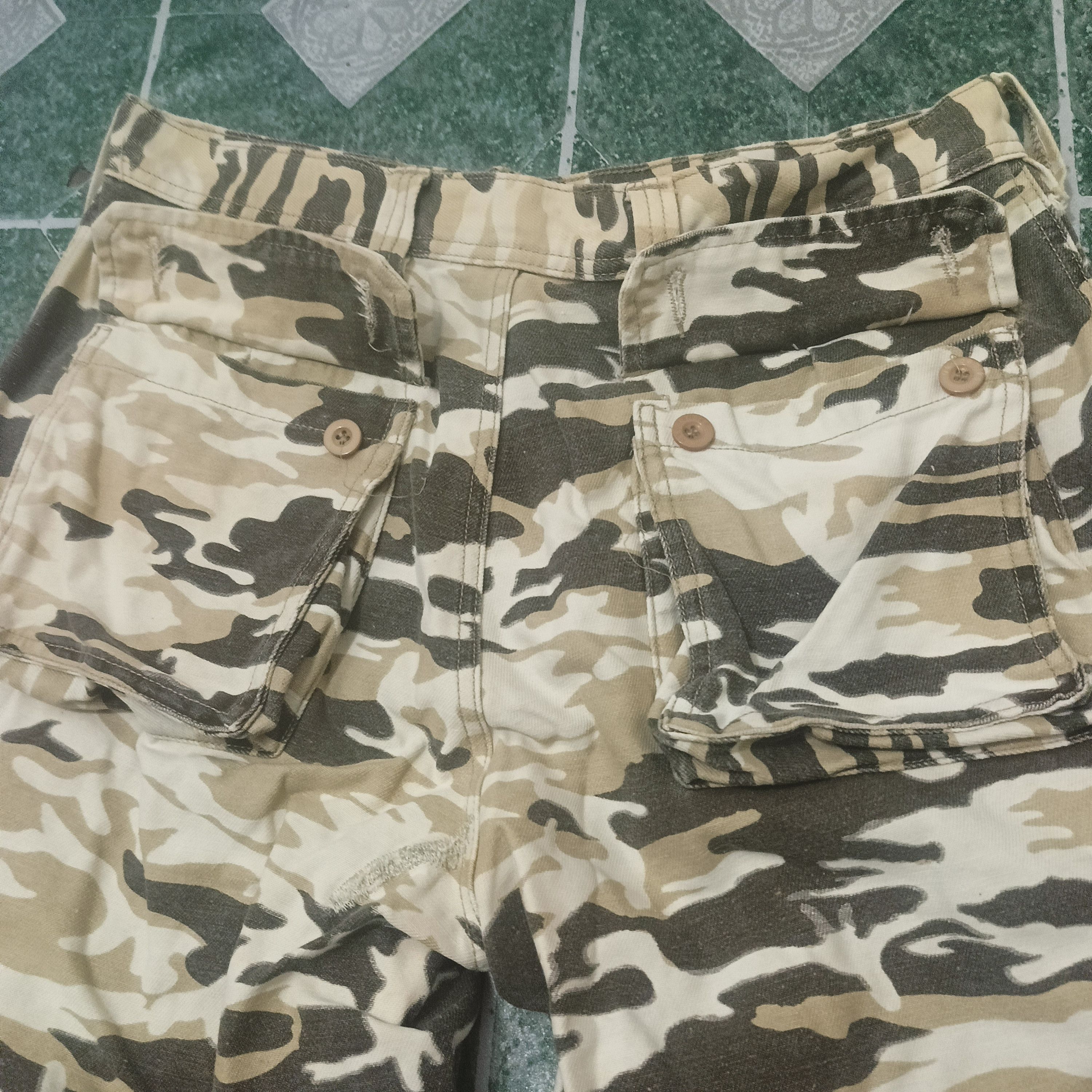 Japanese Brand Rare Japanese Akademiks Safety Camouflage Cargo Pants Size US 35 - 13 Thumbnail
