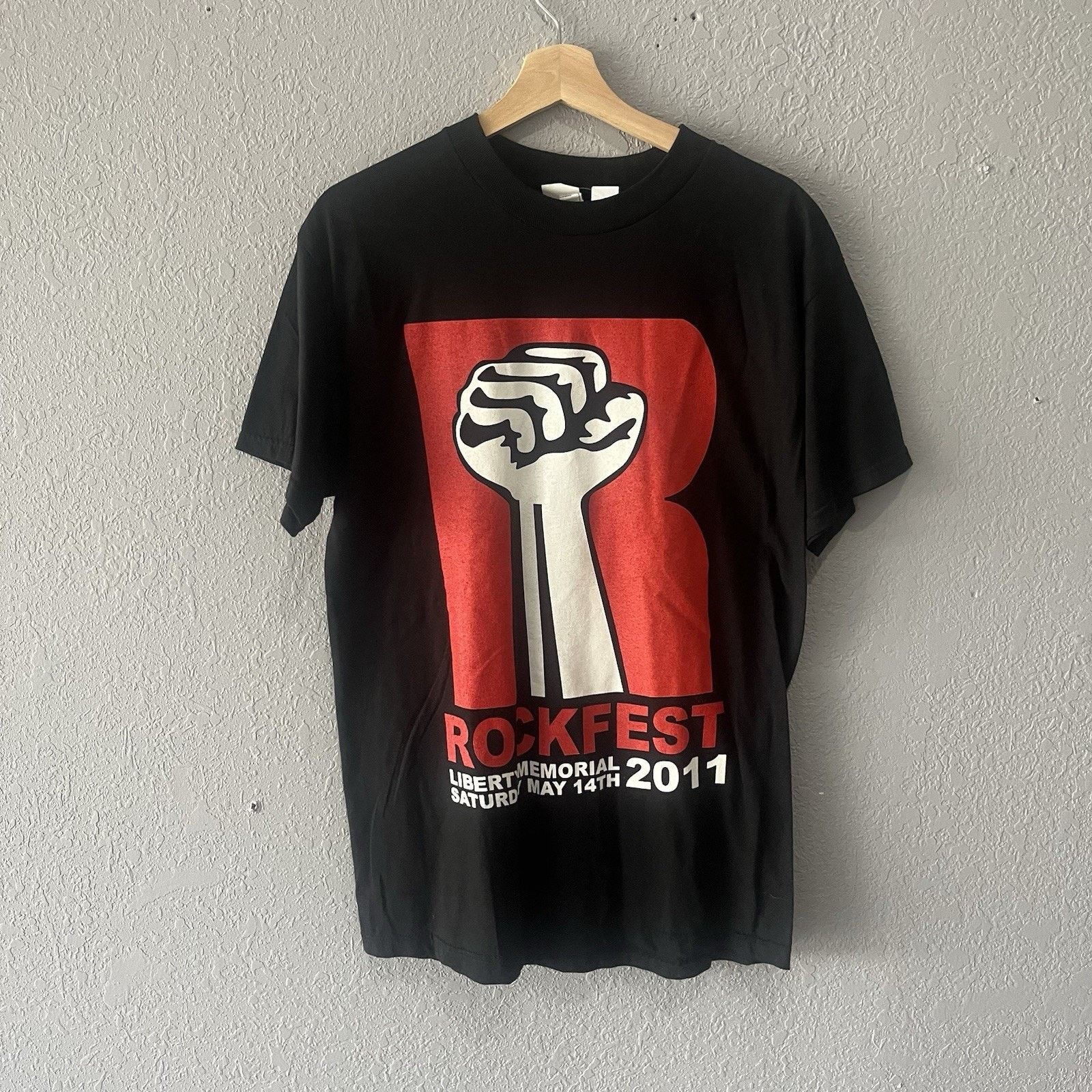 AAA 2000Y2K Rockfest 2011 Black Tshirt Men Medium Rock Tour Shor Size US M / EU 48-50 / 2 - 1 Thumbnail