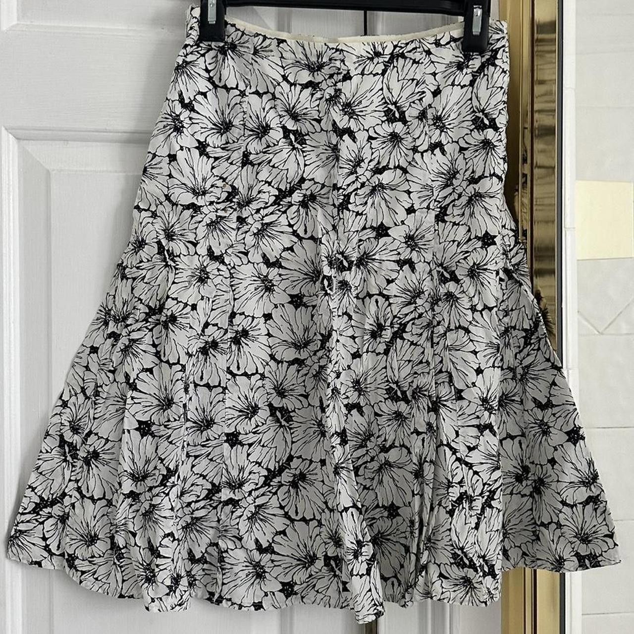 Designer Women's Black and White Skirt Size 27" / US 4 / IT 40 - 2 Thumbnail