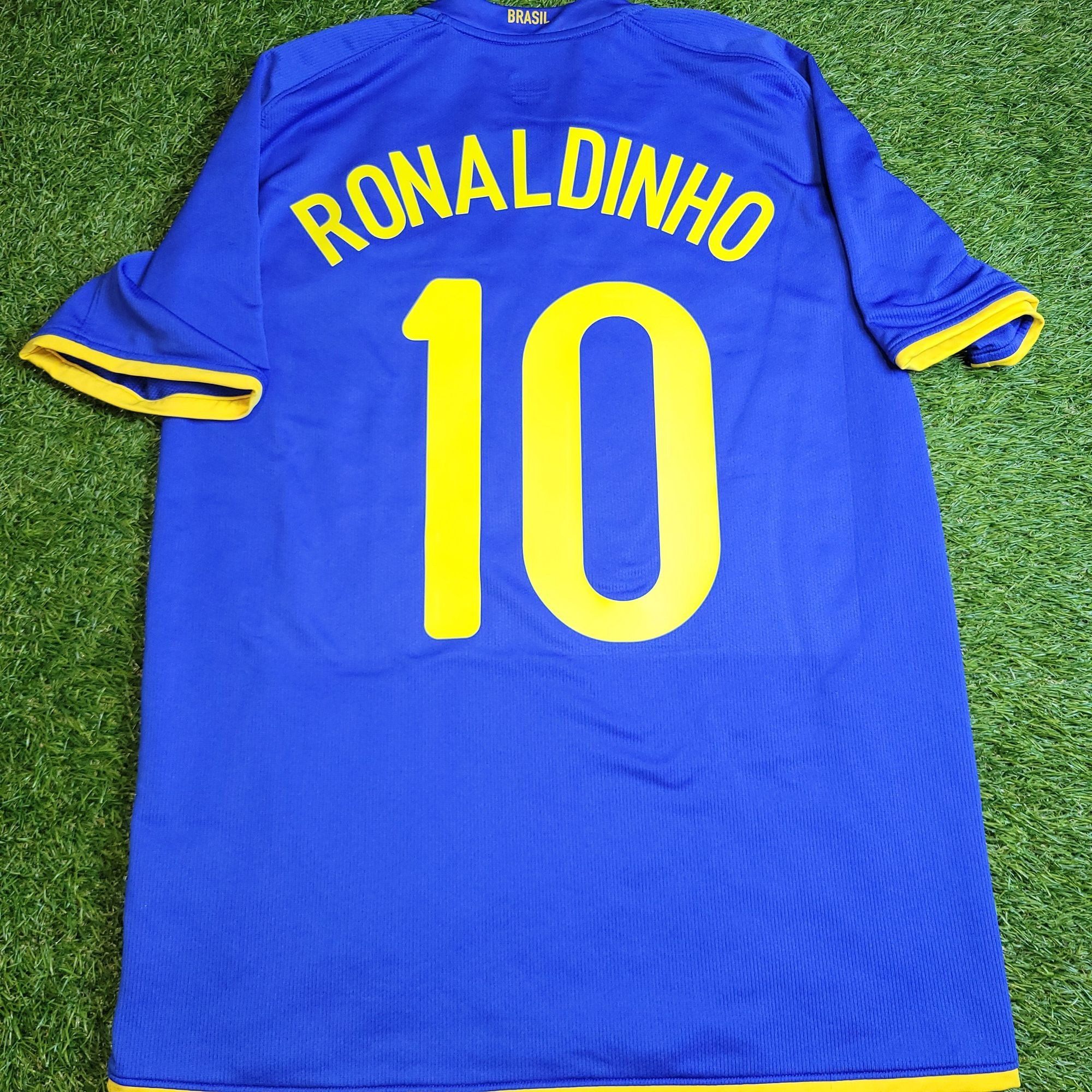 Nike Ronaldinho Brazil 2008 Away Soccer Jersey Shirt M SKU# 25895 Size US M / EU 48-50 / 2 - 1 Thumbnail