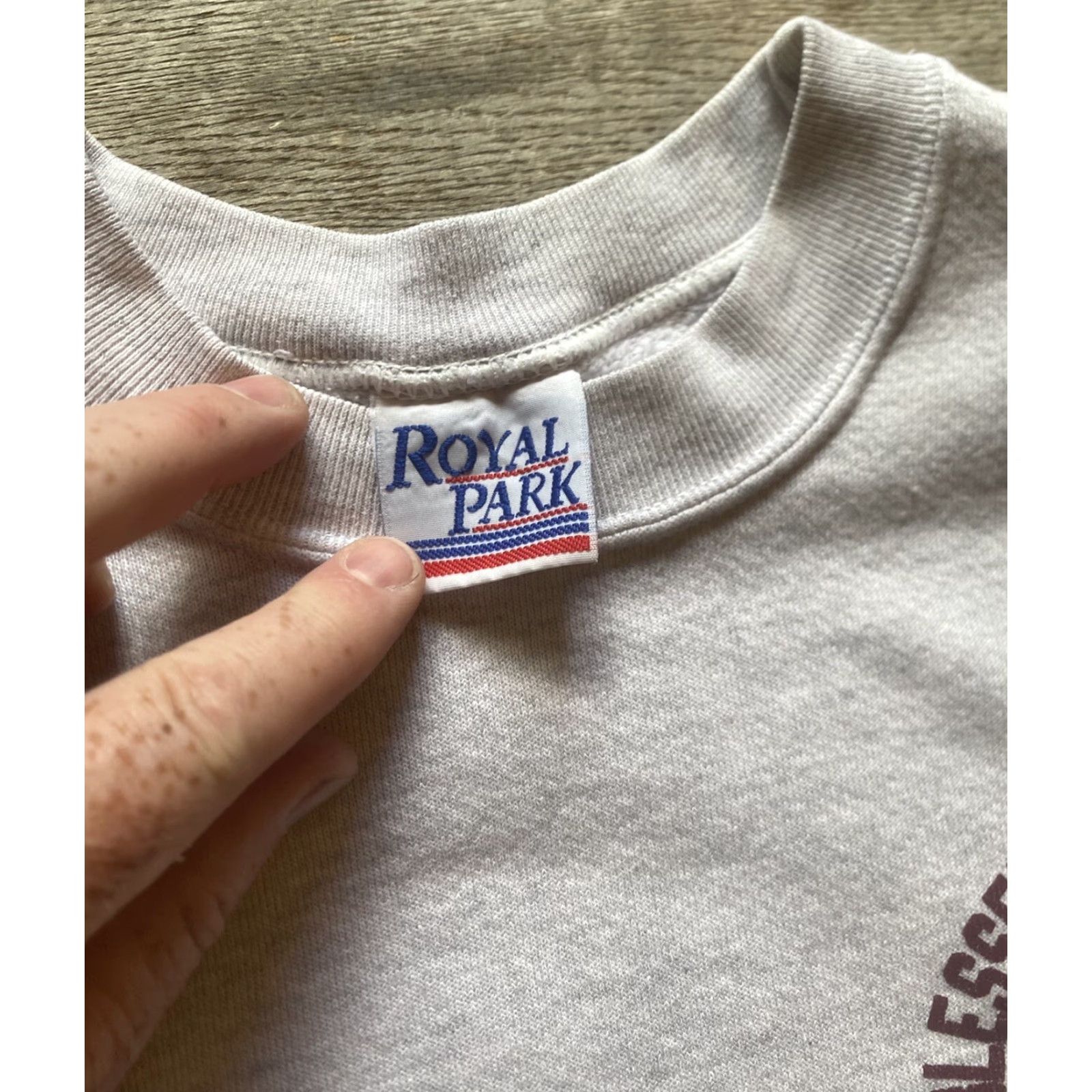 MOTHER VINTAGE Blessed Mother Teresa School Gray Sweatshirt Mens Medium Royal Park Sweatshirt Long Sleeve Crew Neck Cotton Blend Pullover Size US M / EU 48-50 / 2 - 4 Thumbnail
