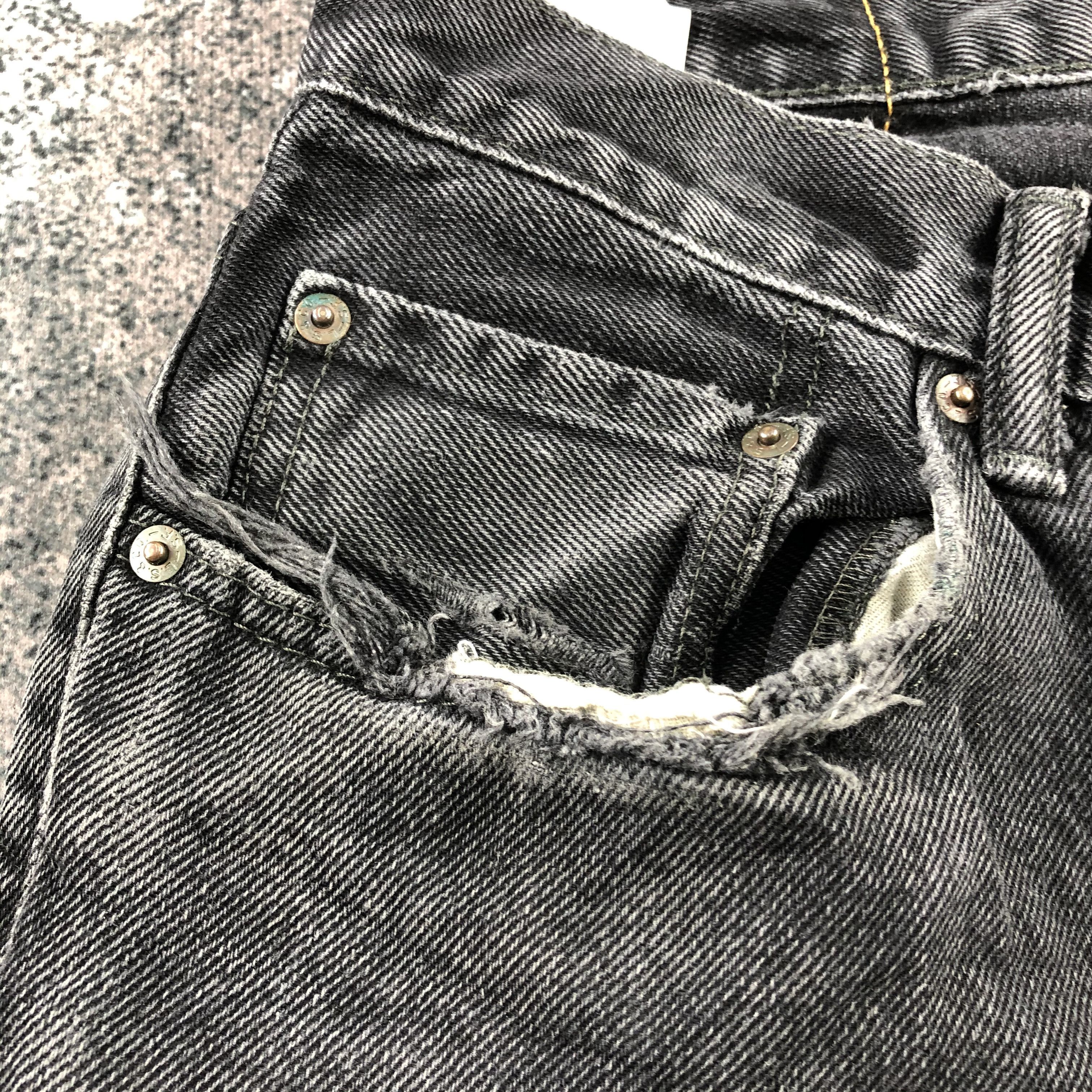 Levi's Vintage Levis 550 Jeans Faded Black Denim KJ971 Size US 31 - 8 Thumbnail
