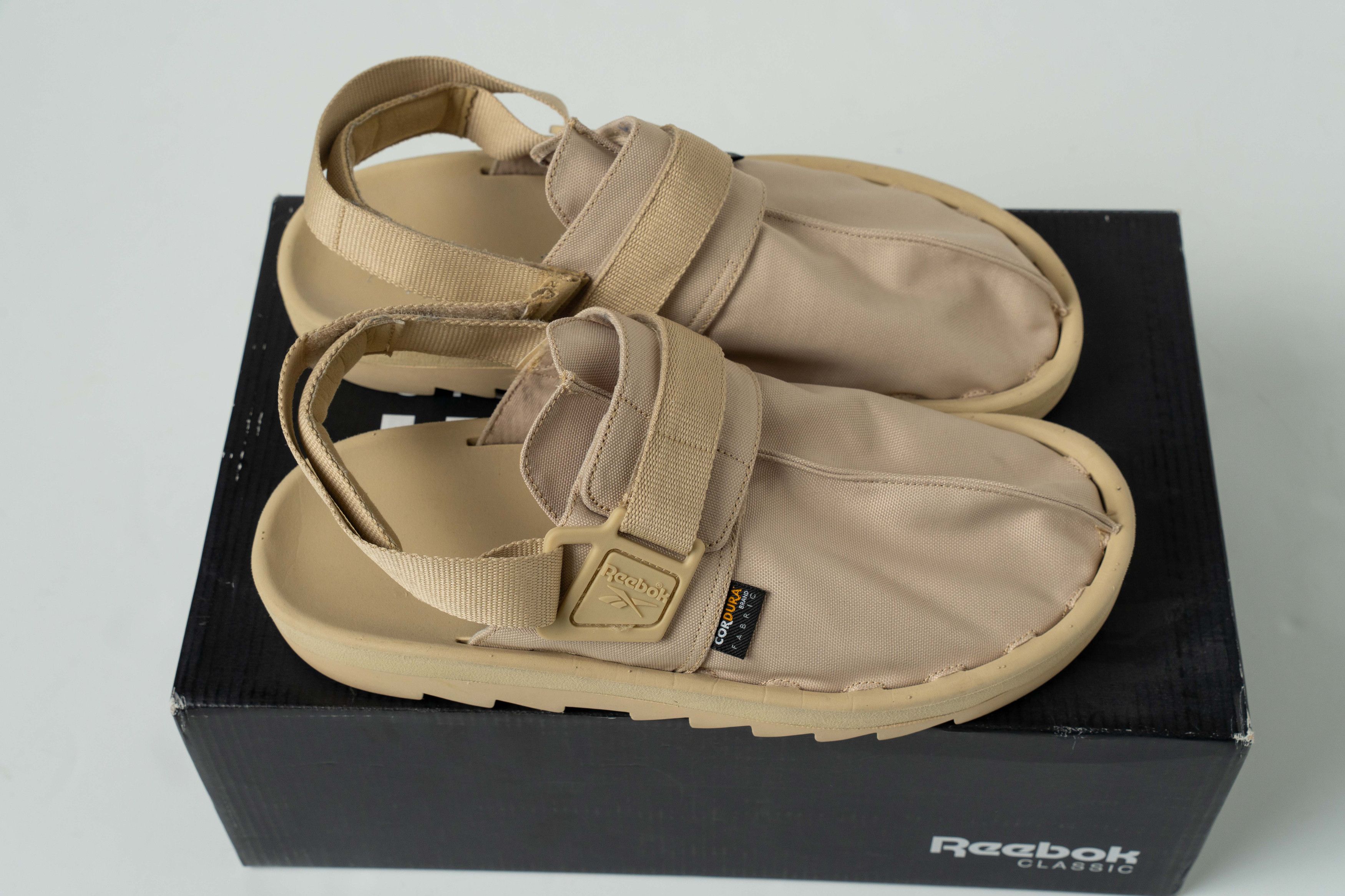 Reebok Reebok Beatnik men size 12 Beige Mules Codura mint condition Size US 12 / EU 45 - 5 Thumbnail