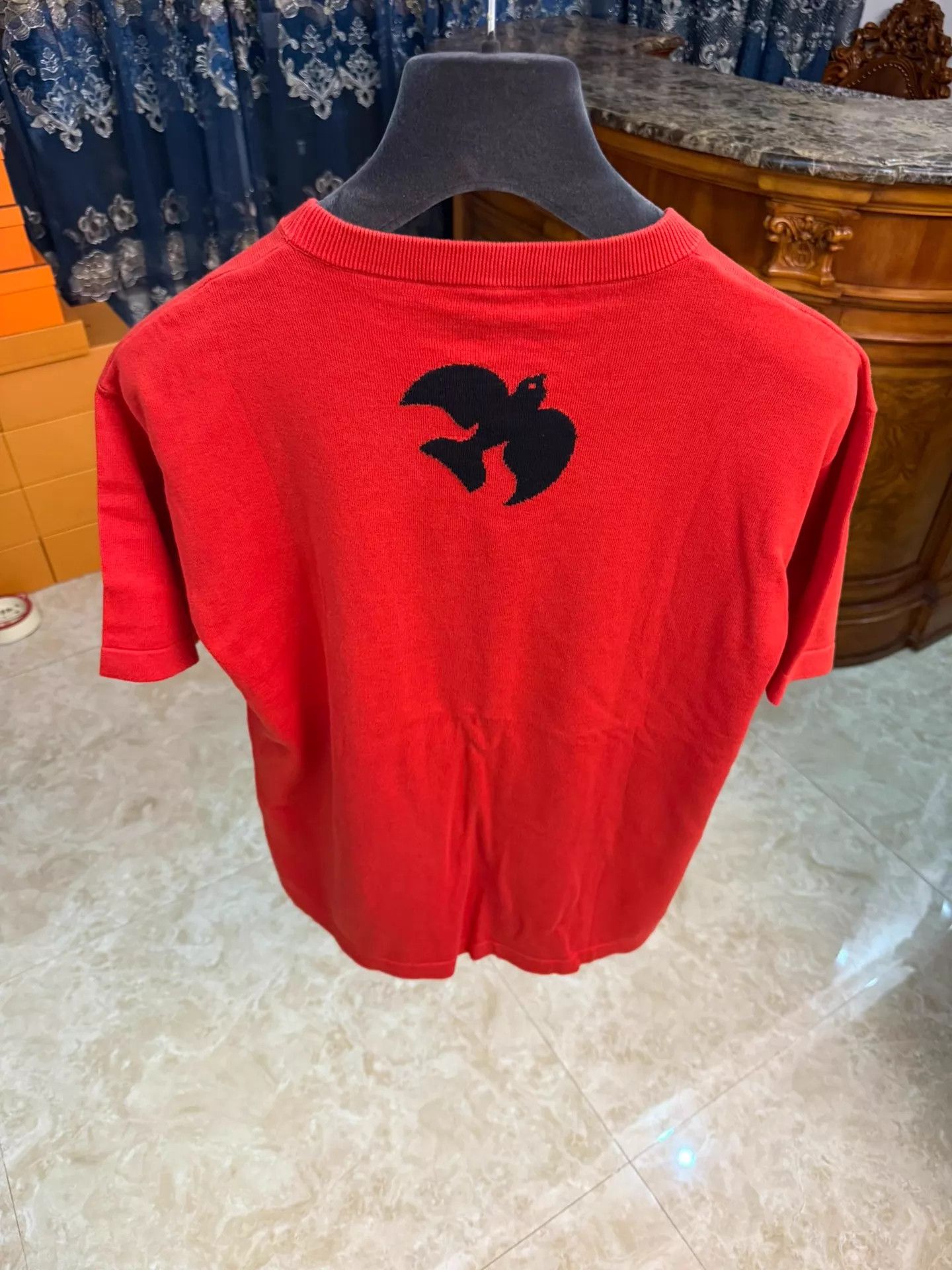 Louis Vuitton LV red knit TEE M (L) LV logo back swallow knit Size US M / EU 48-50 / 2 - 2 Thumbnail