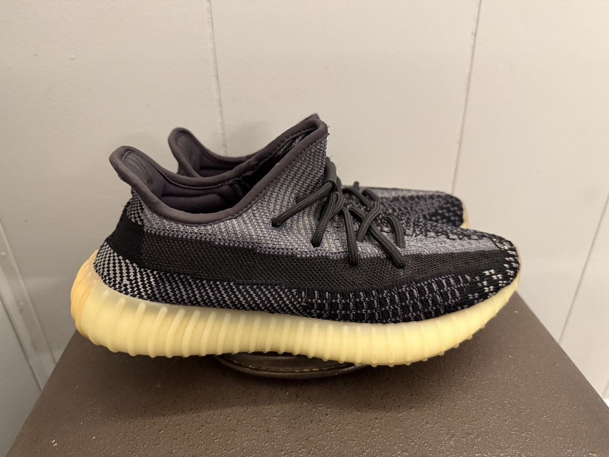 Yeezy Yeezy 350v2 Boost Carbon Size US 7 / EU 40 - 7 Thumbnail