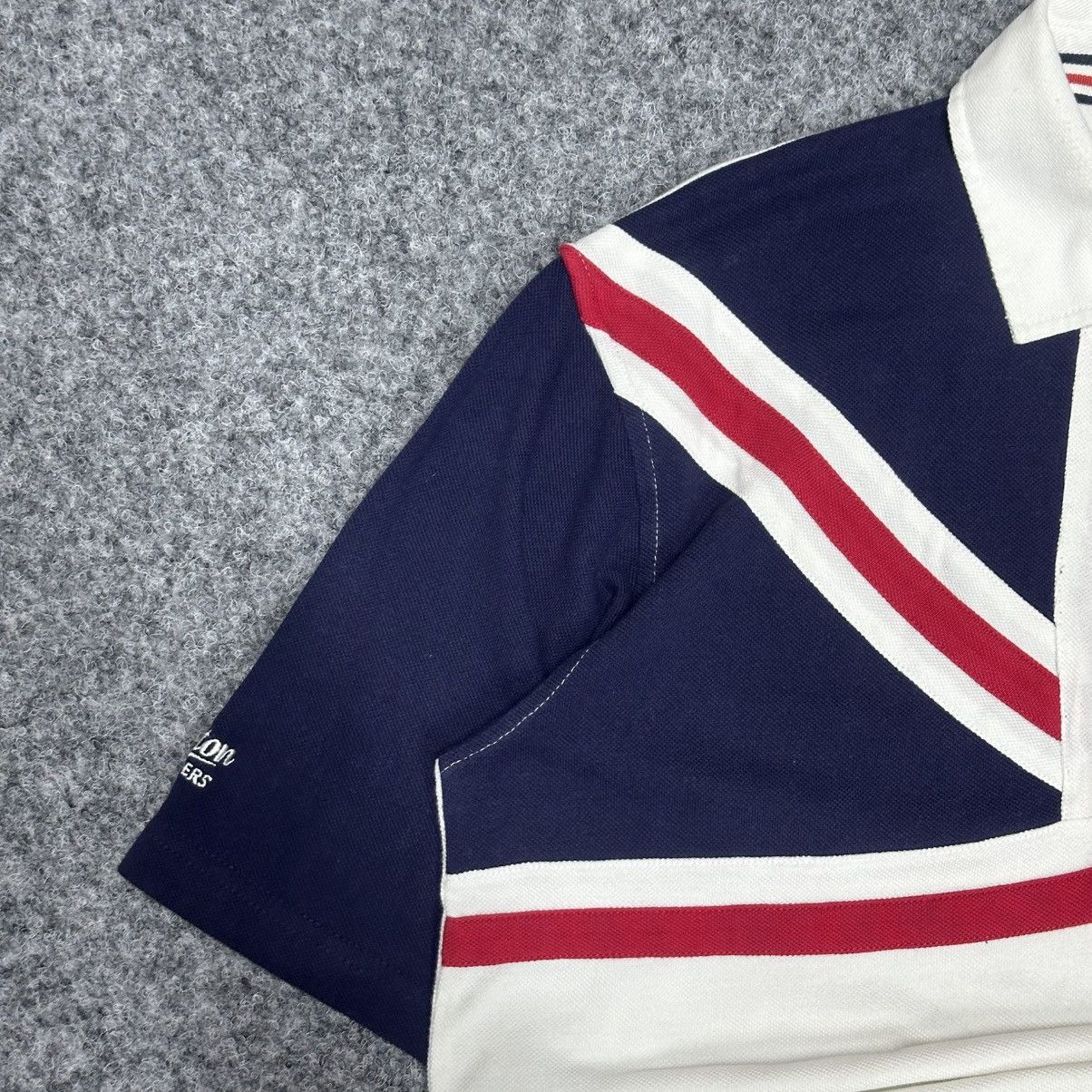 New England Outerwear Vintage Polo England Rugby Y2K 00s USA T-shirts Size L Size US L / EU 52-54 / 3 - 3 Thumbnail