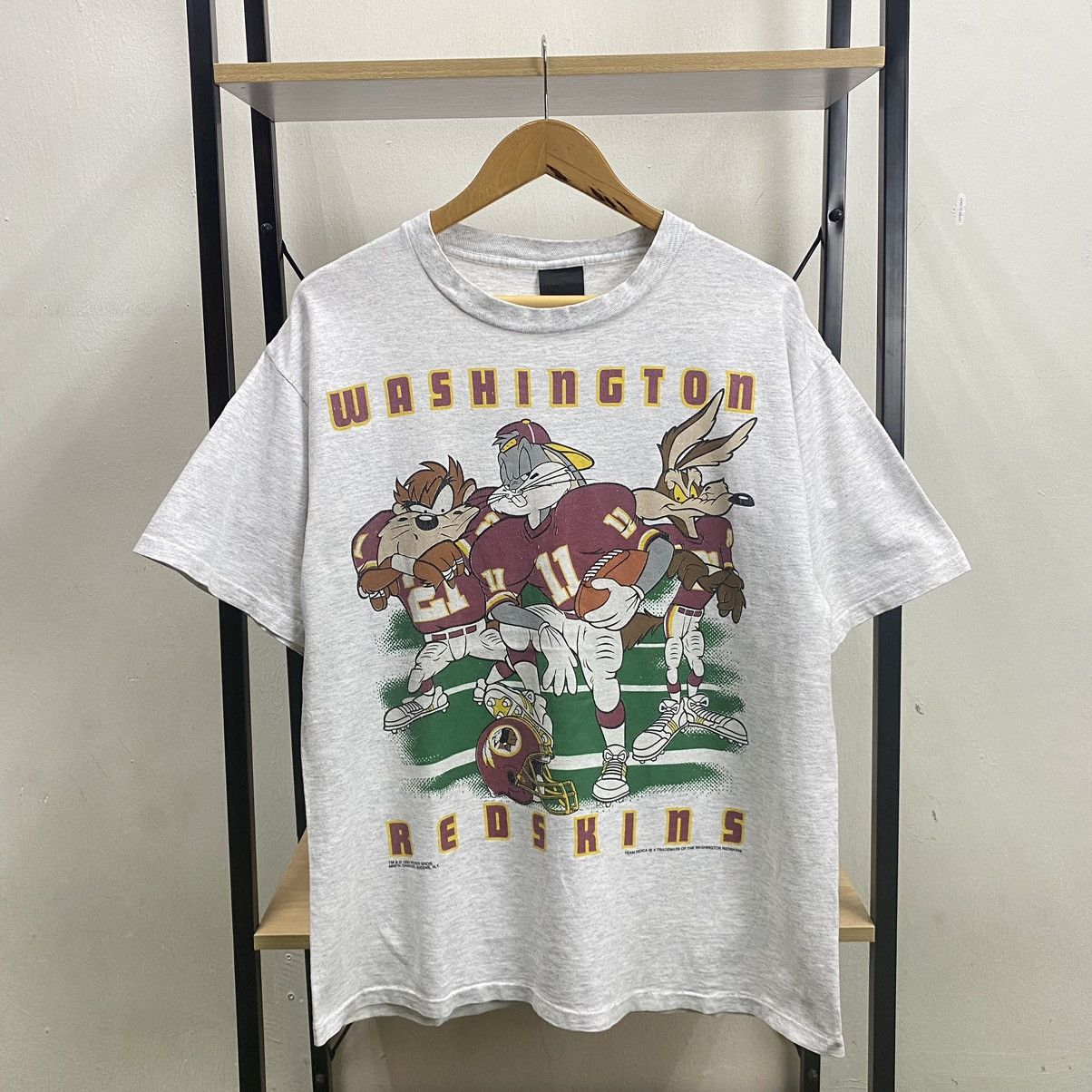 NFL VINTAGE 1993‼️Warner Bros X NFL Washington Redskins Tee Size US L / EU 52-54 / 3 - 1 Thumbnail