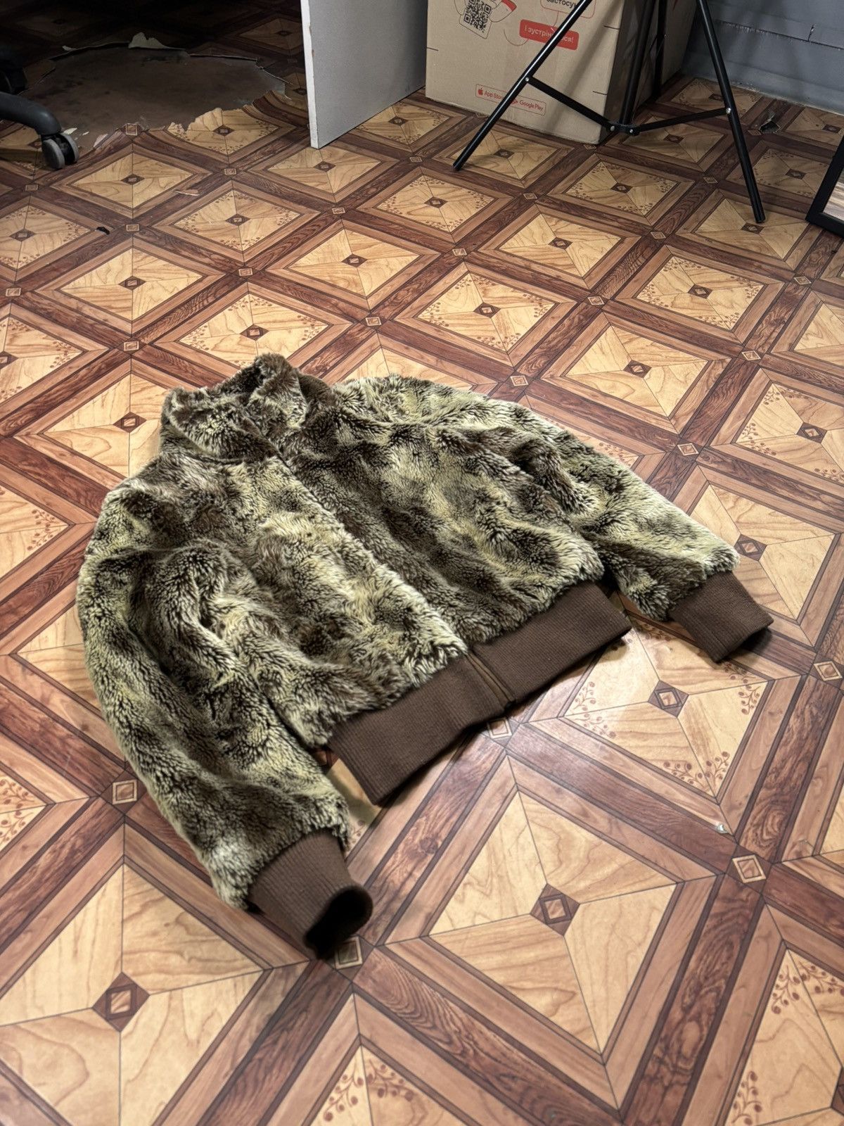 Vintage Cropped Vintage fluffy Faux Fur bomber jacket Size XS / US 0-2 / IT 36-38 - 4 Thumbnail