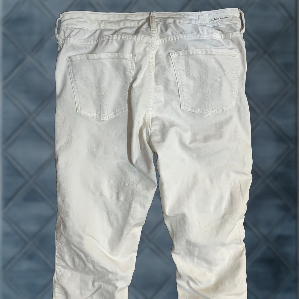 Calvin Klein Calvin Klein Jeans Womens 10 White High Rise Ankle Skinny Distressed Medium Wash Denim 5-Pocket Size 32" / US 10 / IT 46 - 1 Thumbnail