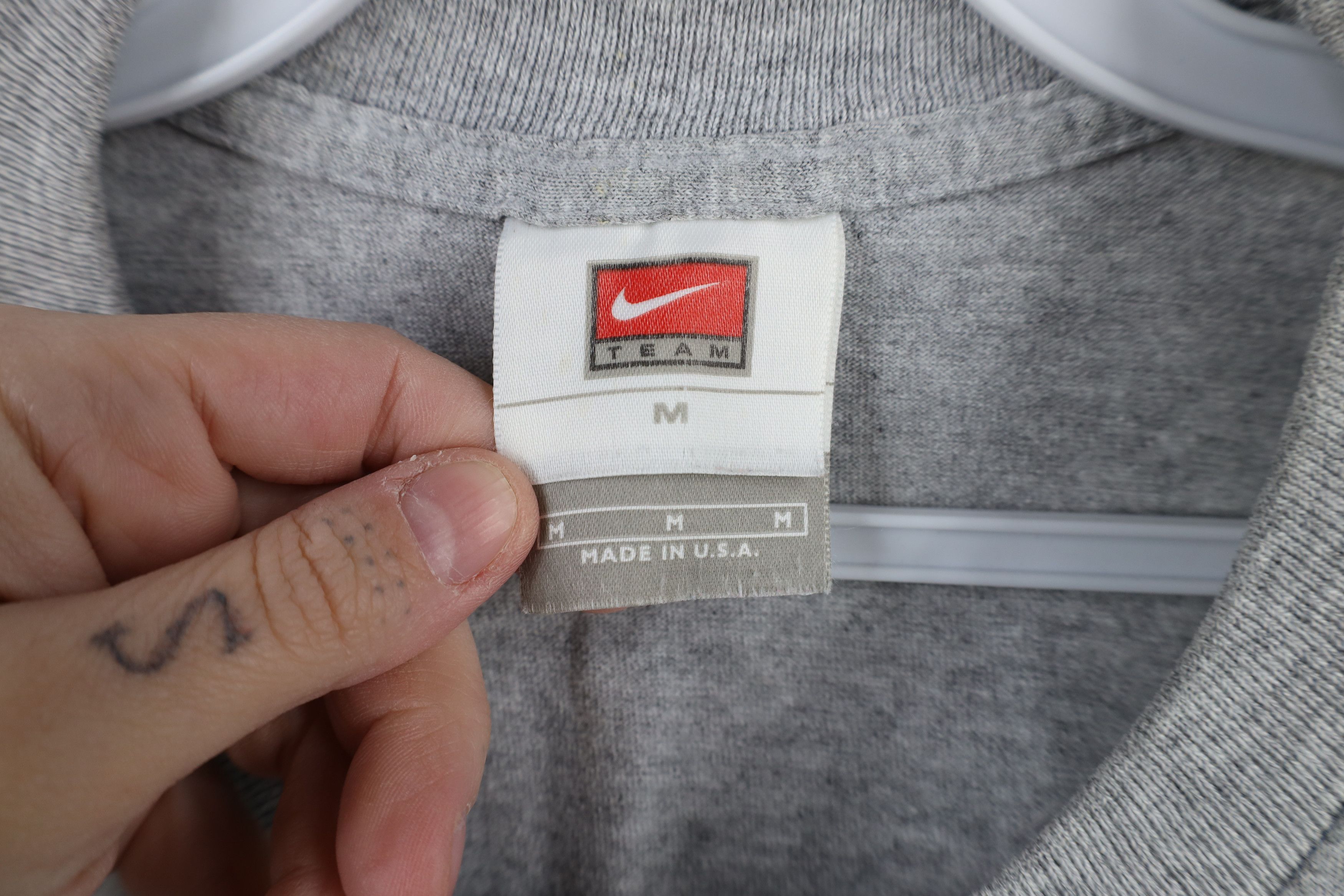 Nike × Vintage Vintage Nike Swoosh Ohio State University Football T-Shirt Size US M / EU 48-50 / 2 - 8 Thumbnail