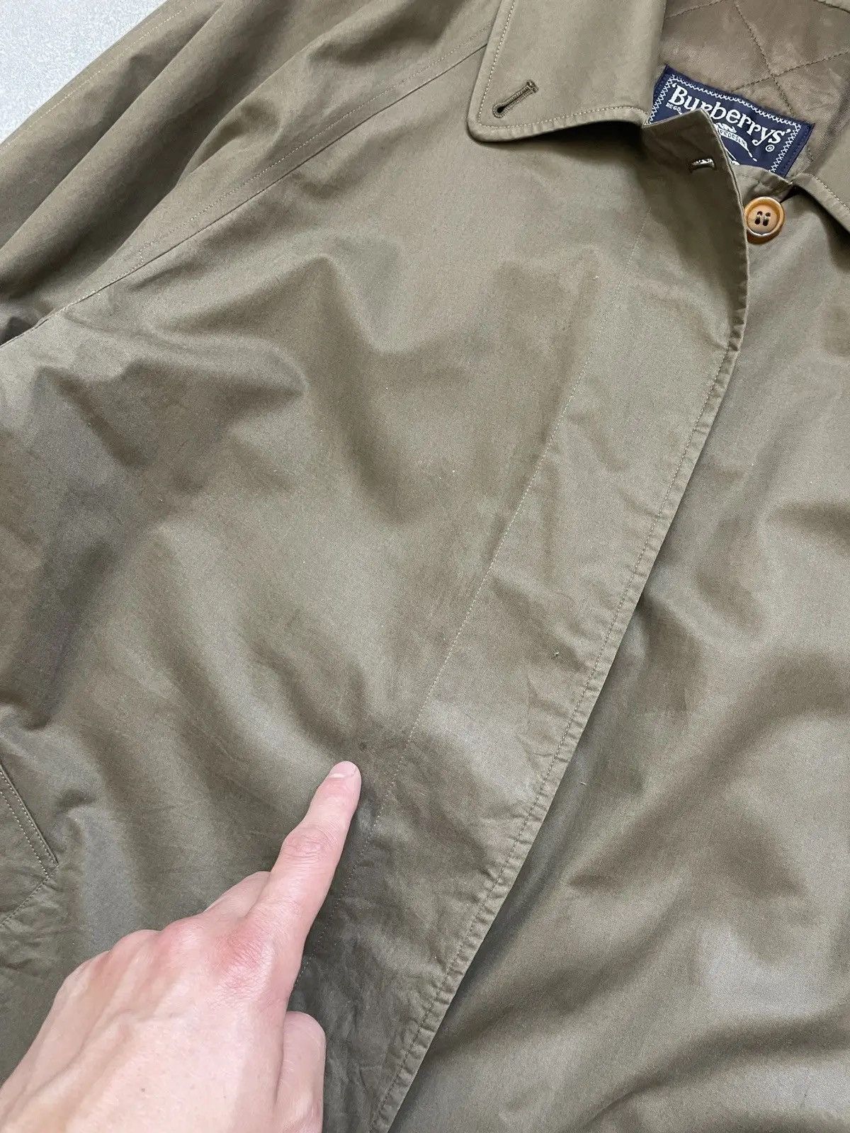 Burberry VINTAGE BURBERRYS KHAKI OLIVE ENGLISH COAT Size US S / EU 44-46 / 1 - 8 Thumbnail