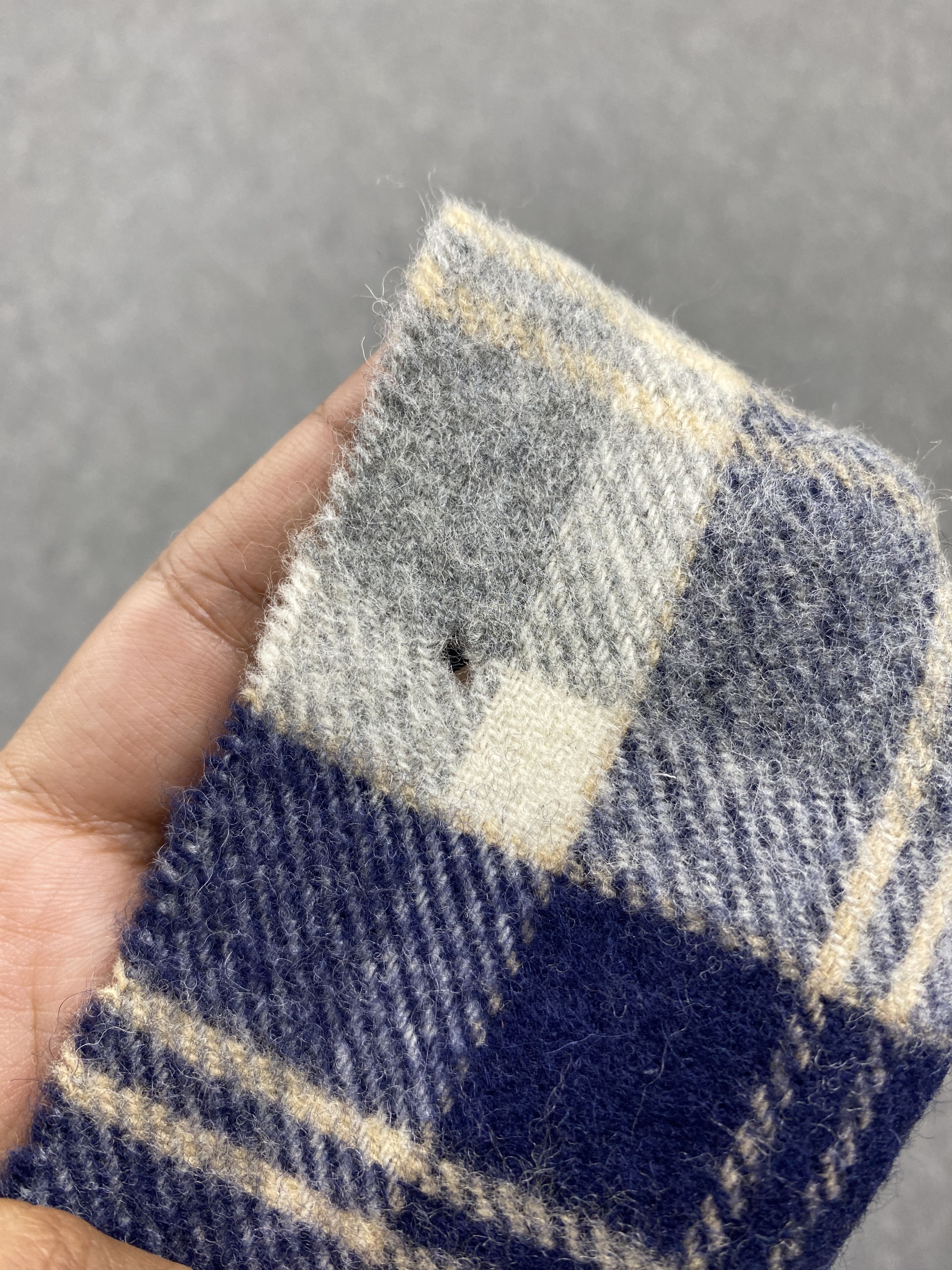 Johnstons Of Elgin Johnstons Of Elgin Scarf / Muffler / Neckwear - SC0156 Size ONE SIZE - 10 Thumbnail