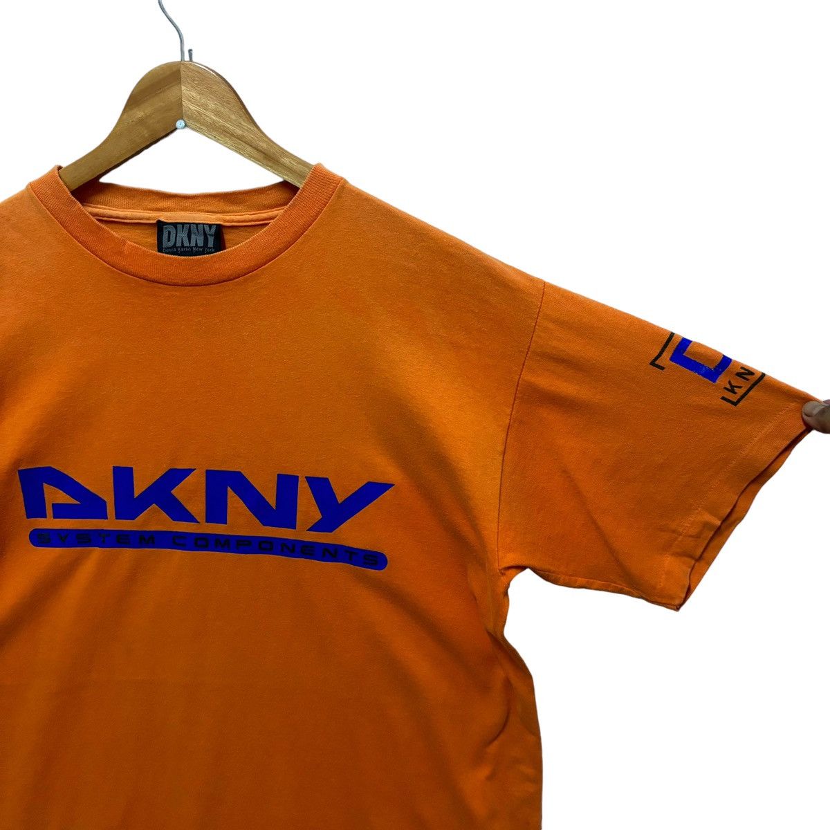 DKNY × Vintage Vintage DKNY Graphic Printed Spellout Tshirt Size US L / EU 52-54 / 3 - 4 Thumbnail
