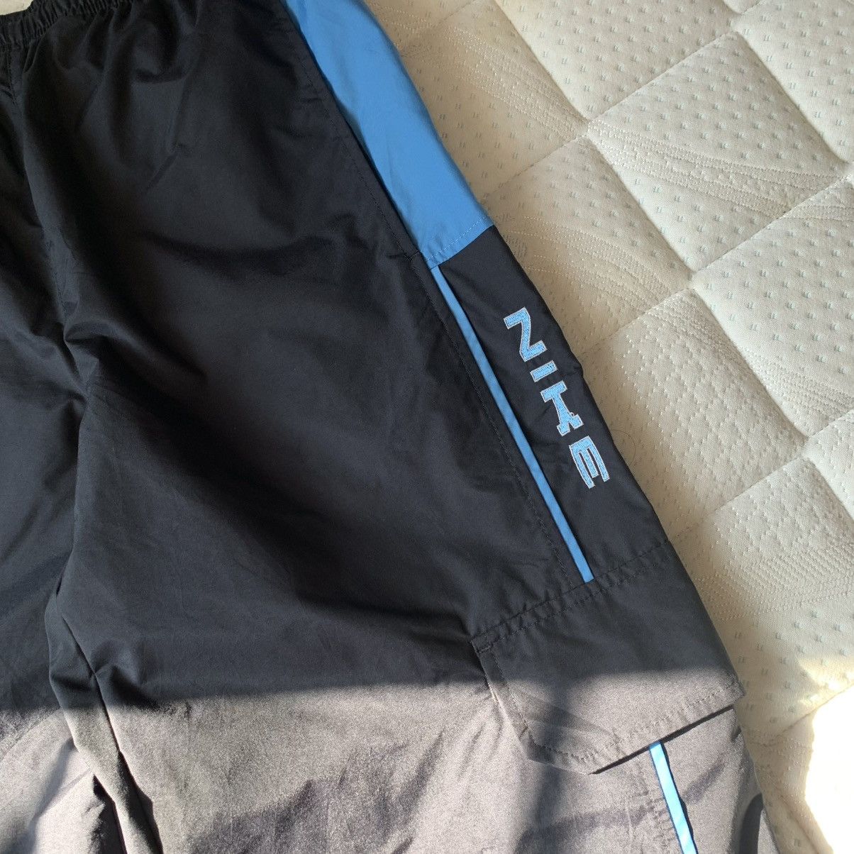 Nike Vintage Nike Swoosh Baggy Track Pants 🍒 Size US 35 - 4 Thumbnail
