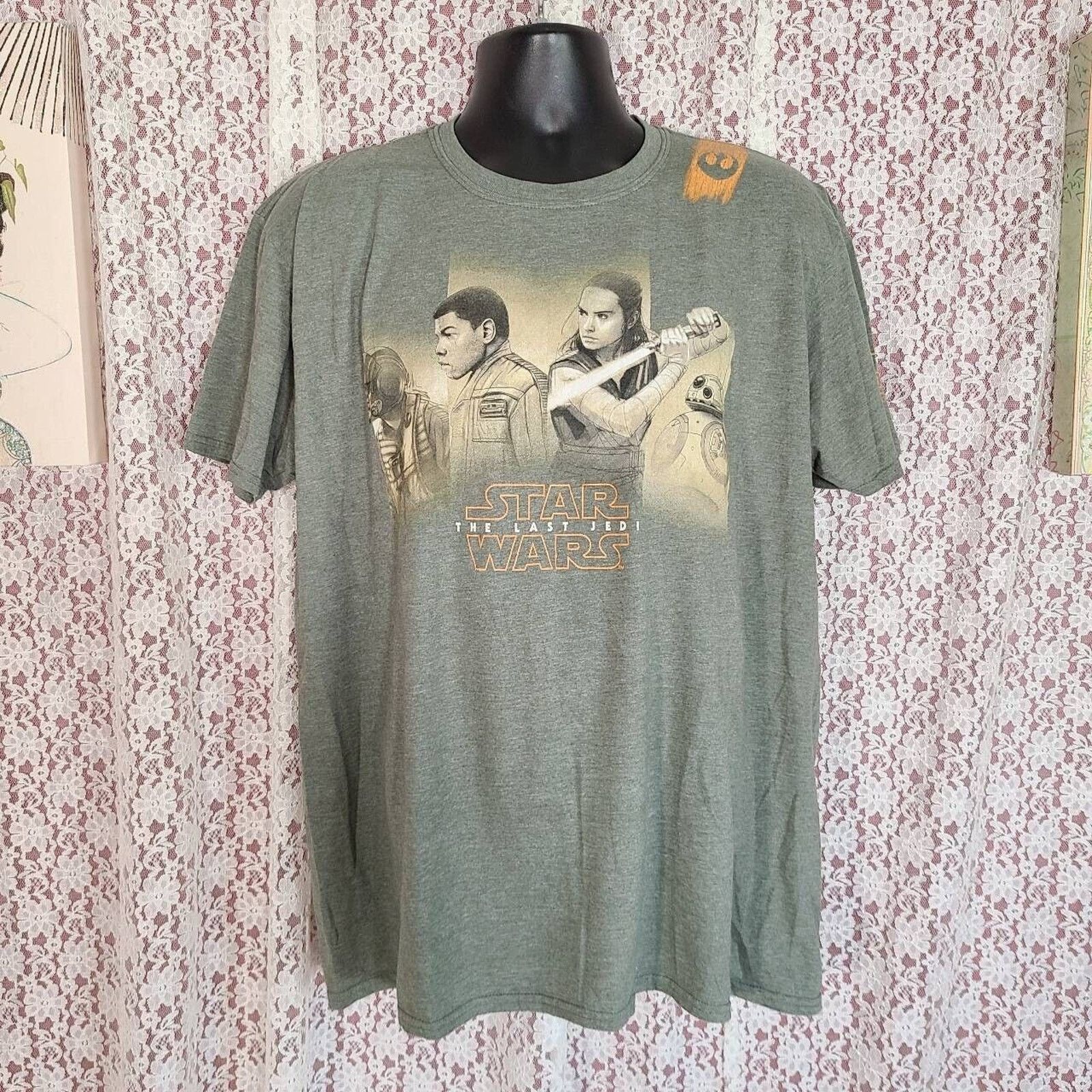 Disney Star Wars The Last Jedi Mens Disney T-Shirt Green Orange XL Size US XL / EU 56 / 4 - 1 Thumbnail