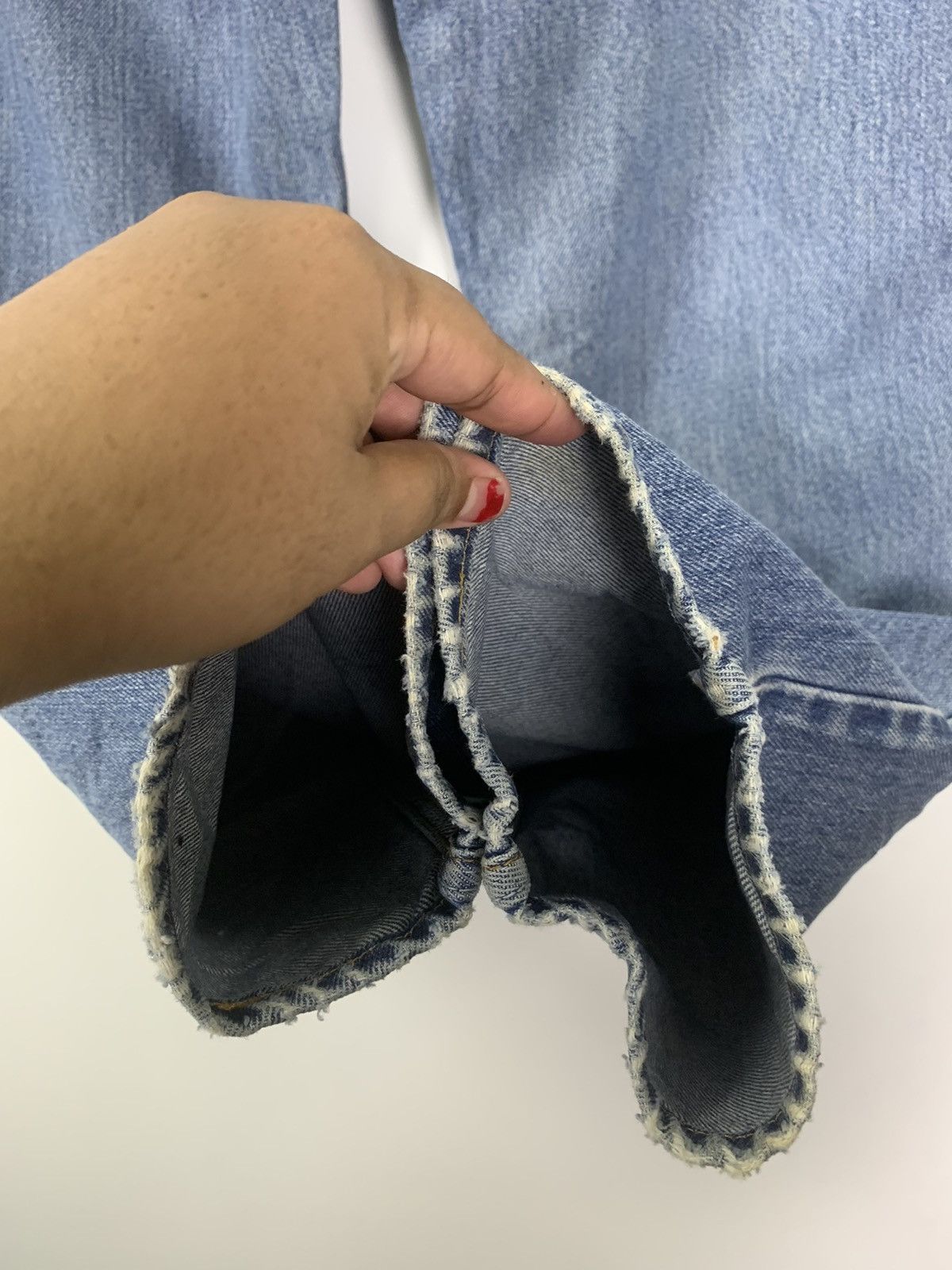 Levi's × Vintage Vintage Levis 550 distressed denim Size US 34 / EU 50 - 14 Thumbnail