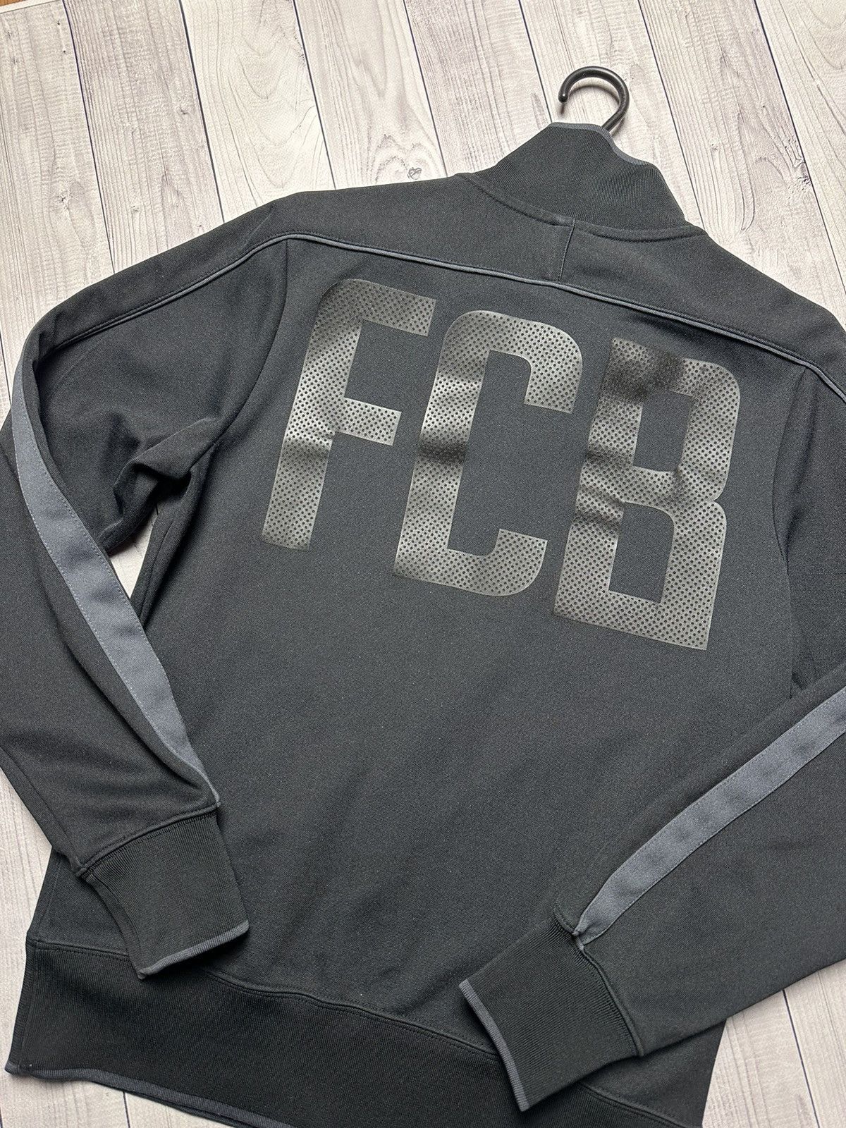 Nike × Vintage Vintage Nike Barcelona soccer jacket size S logo black Size US S / EU 44-46 / 1 - 3 Thumbnail