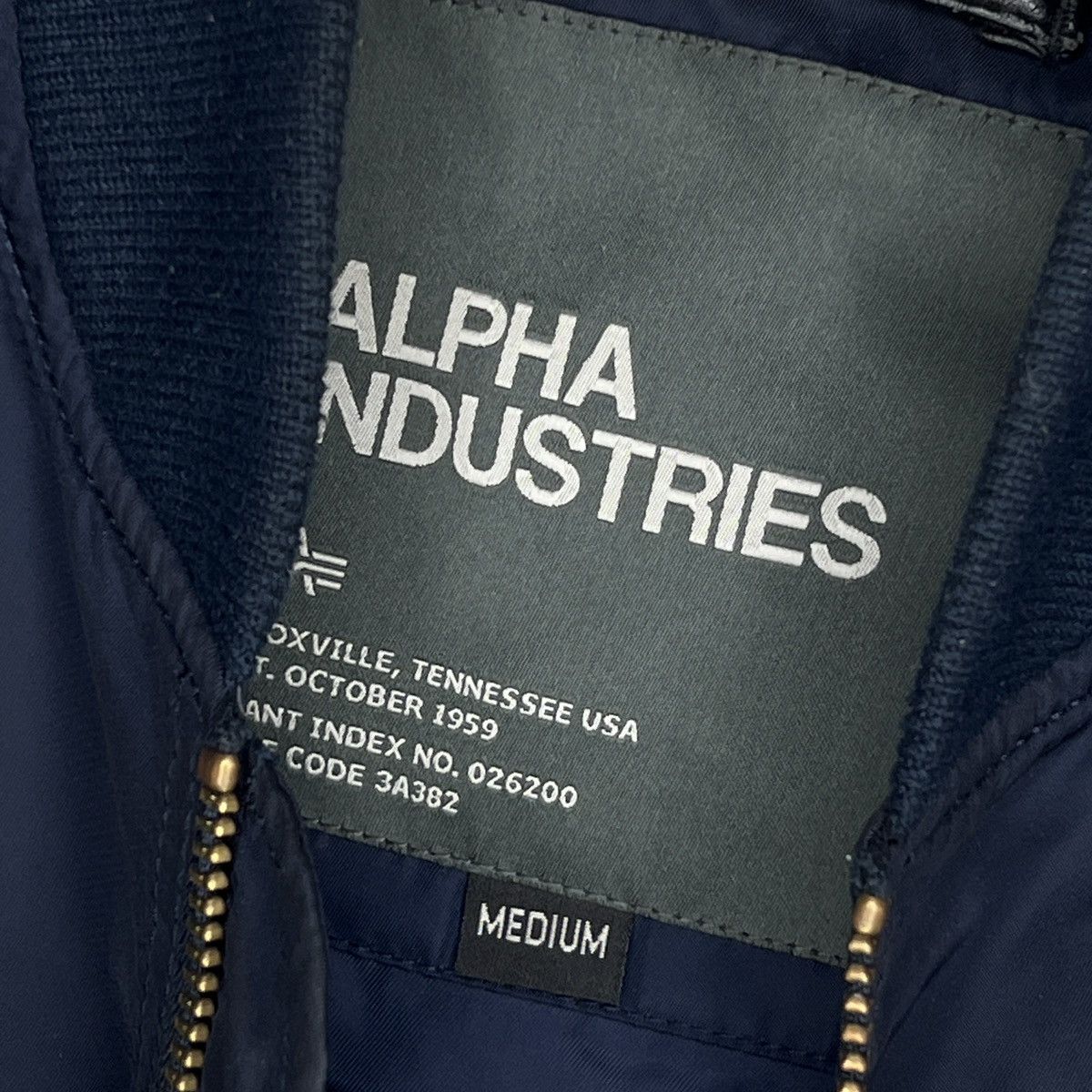 Alpha Industries Alpha Industries Bomber Jacket MA-1 Navy Nylon M size Size US M / EU 48-50 / 2 - 5 Thumbnail