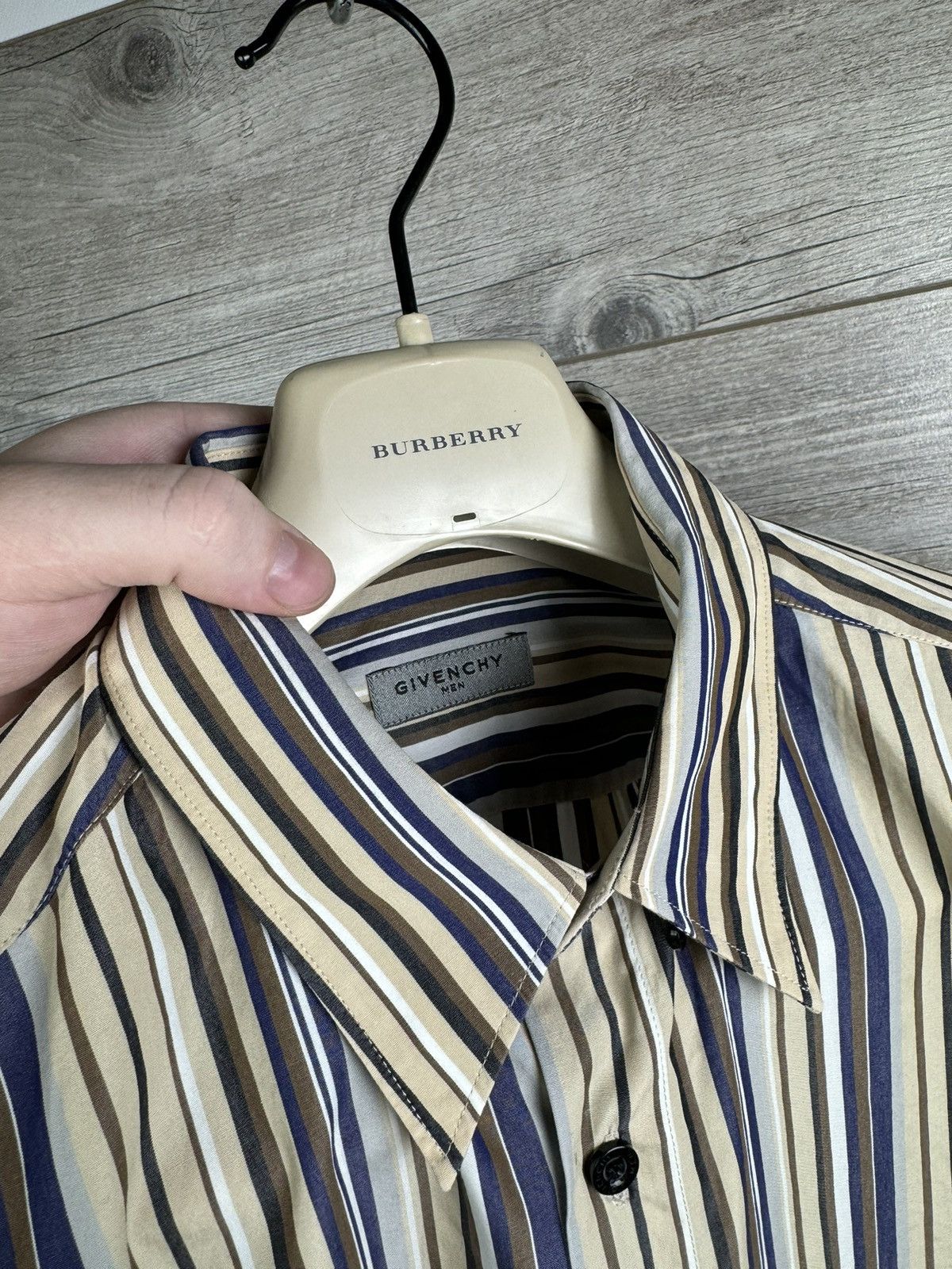 Designer × Givenchy × Vintage Givenchy Shirt Luxury In a beautiful stripe Size M Size US M / EU 48-50 / 2 - 12 Thumbnail