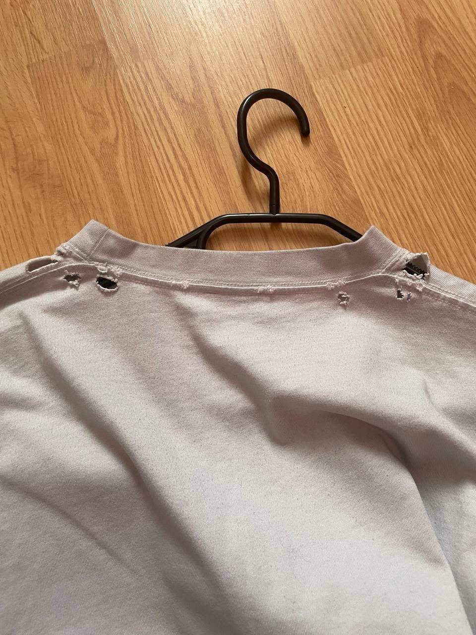 Balenciaga BALENCIAGA DISTRESSED T-SHIRT Size US L / EU 52-54 / 3 - 3 Thumbnail