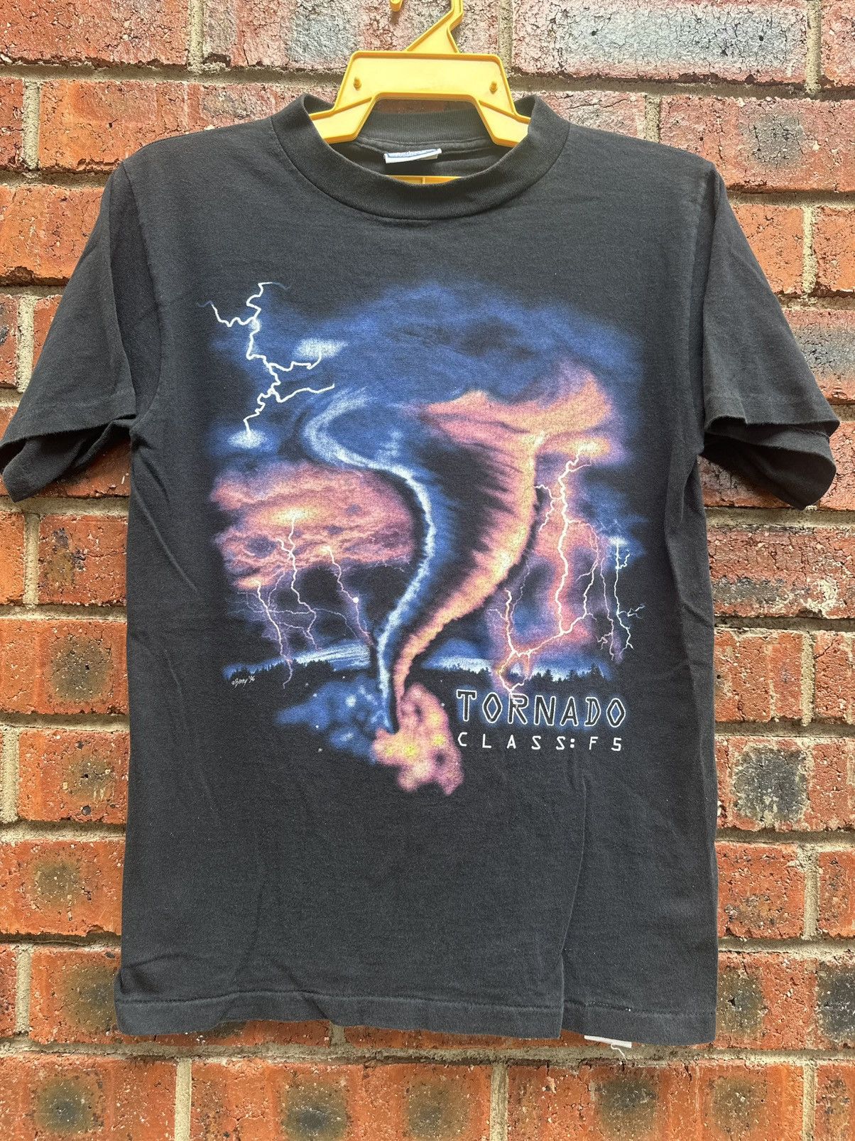 All Sport × Vintage Vintage Movie Tornado Class: F5 Faded Tee Size US S / EU 44-46 / 1 - 1 Thumbnail