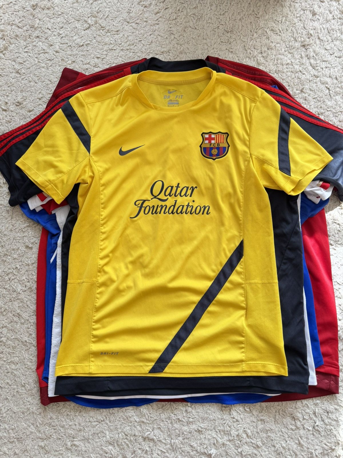 Nike Barcelona 2011-2012 Soccer Training Jersey Football Shirt Size US M / EU 48-50 / 2 - 3 Thumbnail