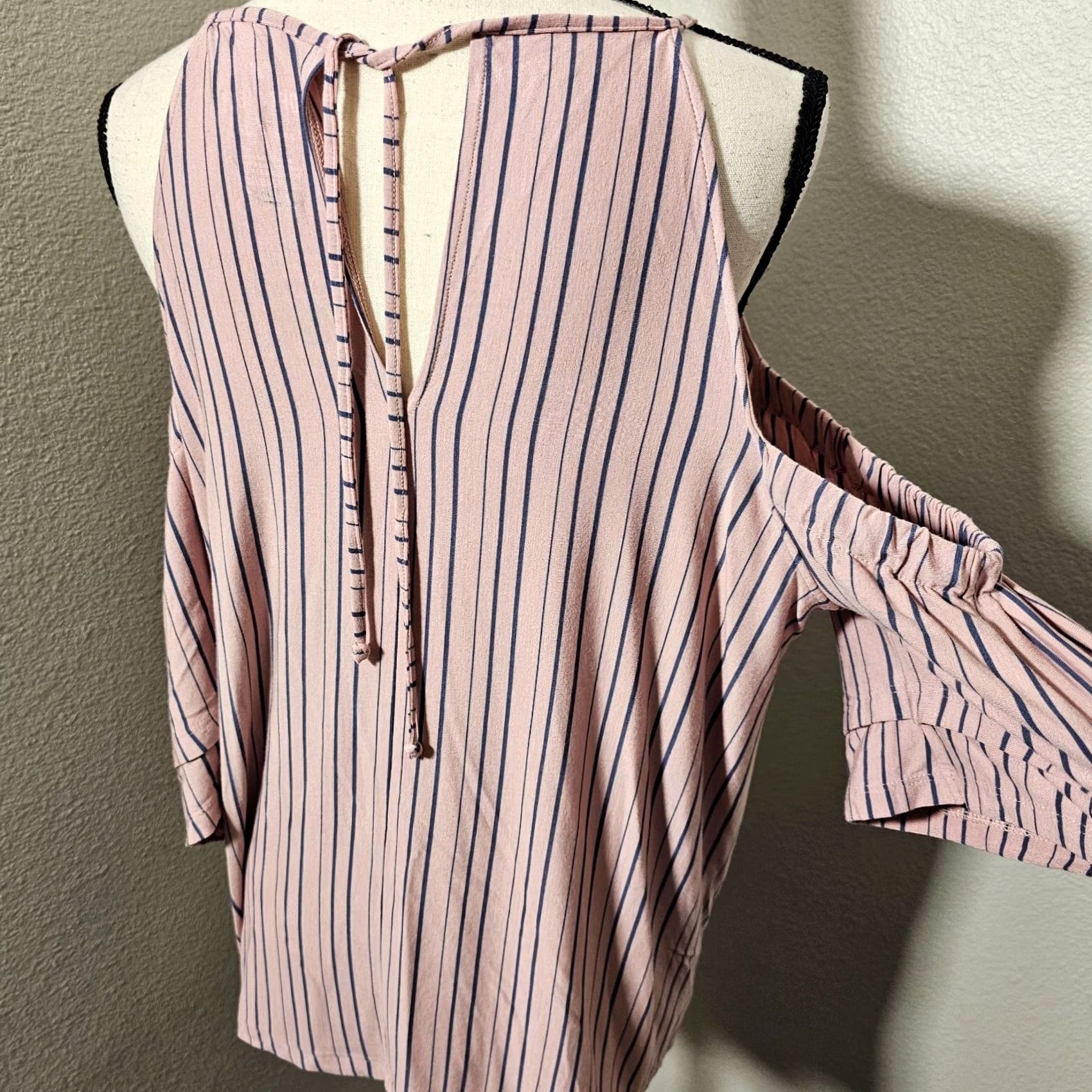 American Eagle Outfitters VINTAGE? No — American Eagle Outfitters Shirt Womens XL Pink Striped Cold Shoulder Top Size XL / US 12-14 / IT 48-50 - 5 Thumbnail