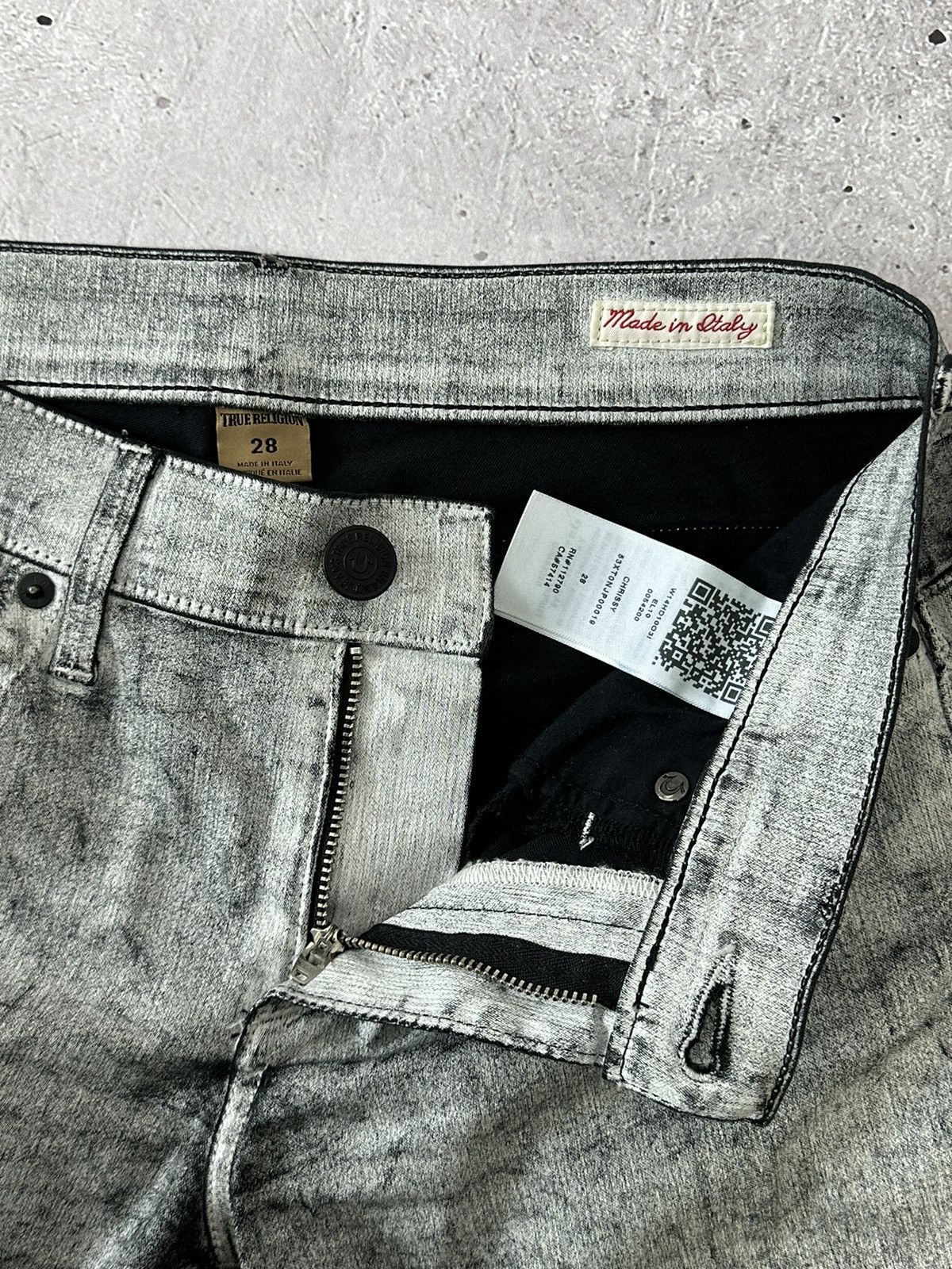 True Religion True Religion Chrissy Worn Paint Made in Italy Women’s Pants Size 28" / US 6 / IT 42 - 9 Thumbnail