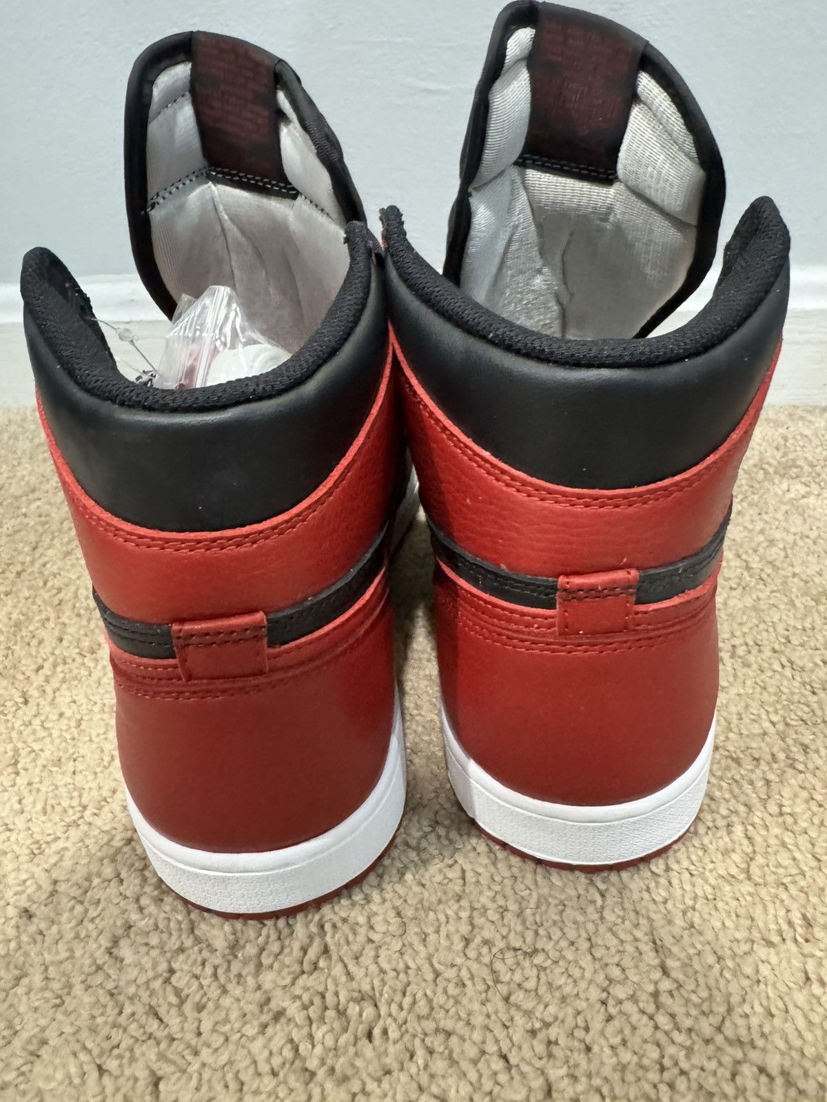 Jordan Brand Jordan 1 Banned 2016 Size US 10 / EU 43 - 4 Thumbnail