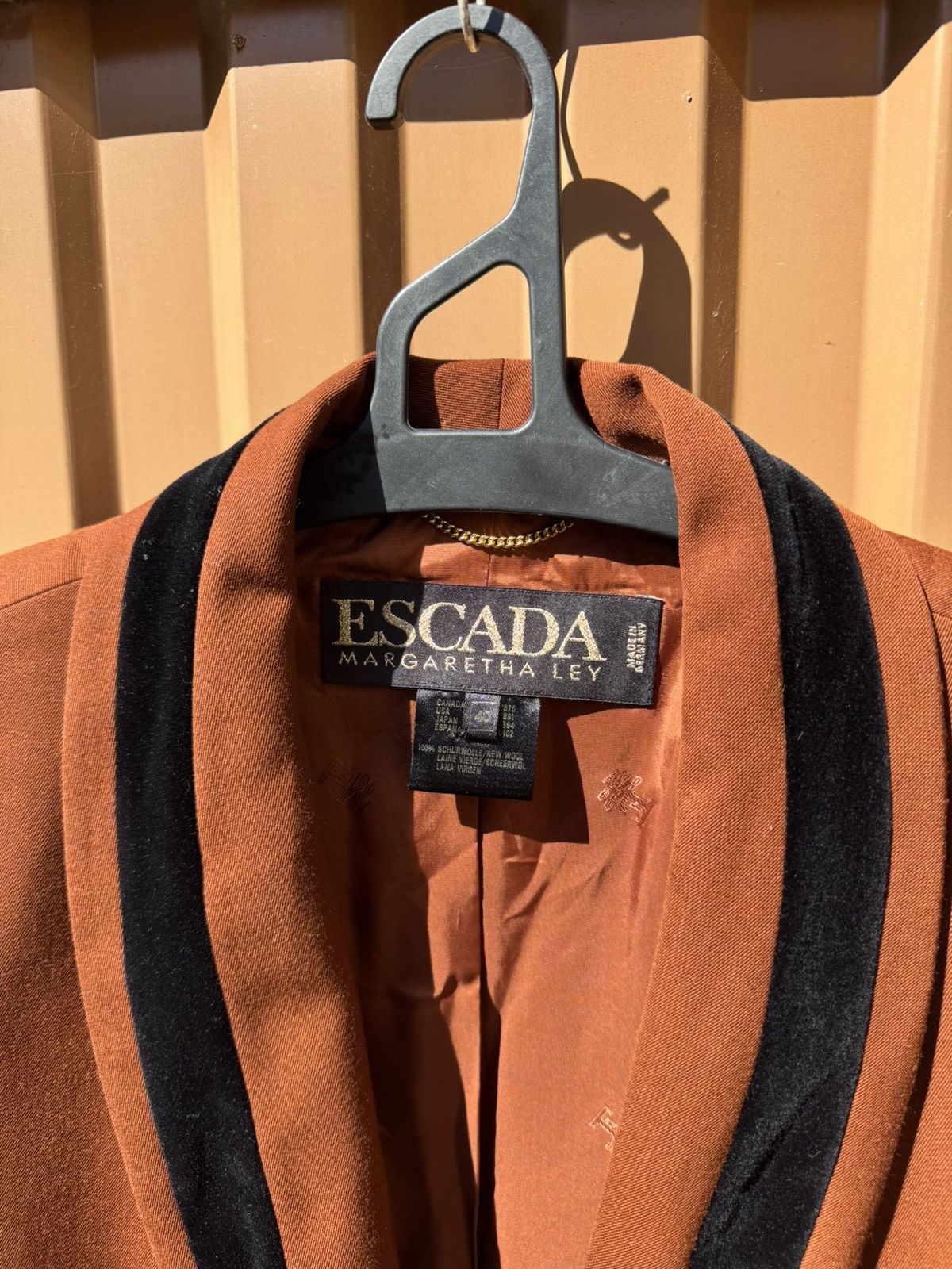 Escada Vintage Escada Viscose Luxury Blazer Made in Germany Size M / US 6-8 / IT 42-44 - 4 Thumbnail