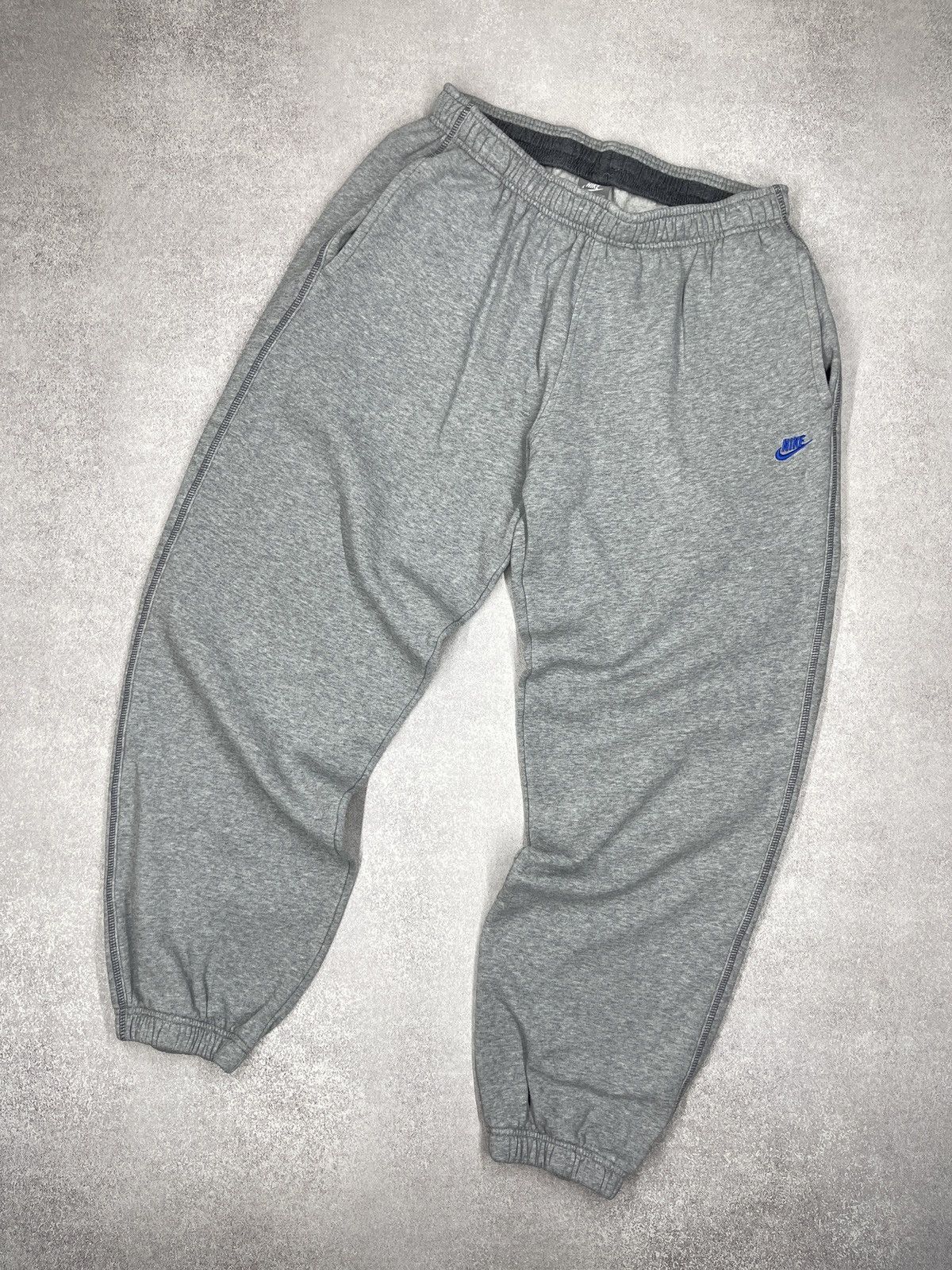 Nike Vintage Nike Basic Baggy Sweatpants Grey Little Swoosh Y2K Size US 34 / EU 50 - 1 Thumbnail