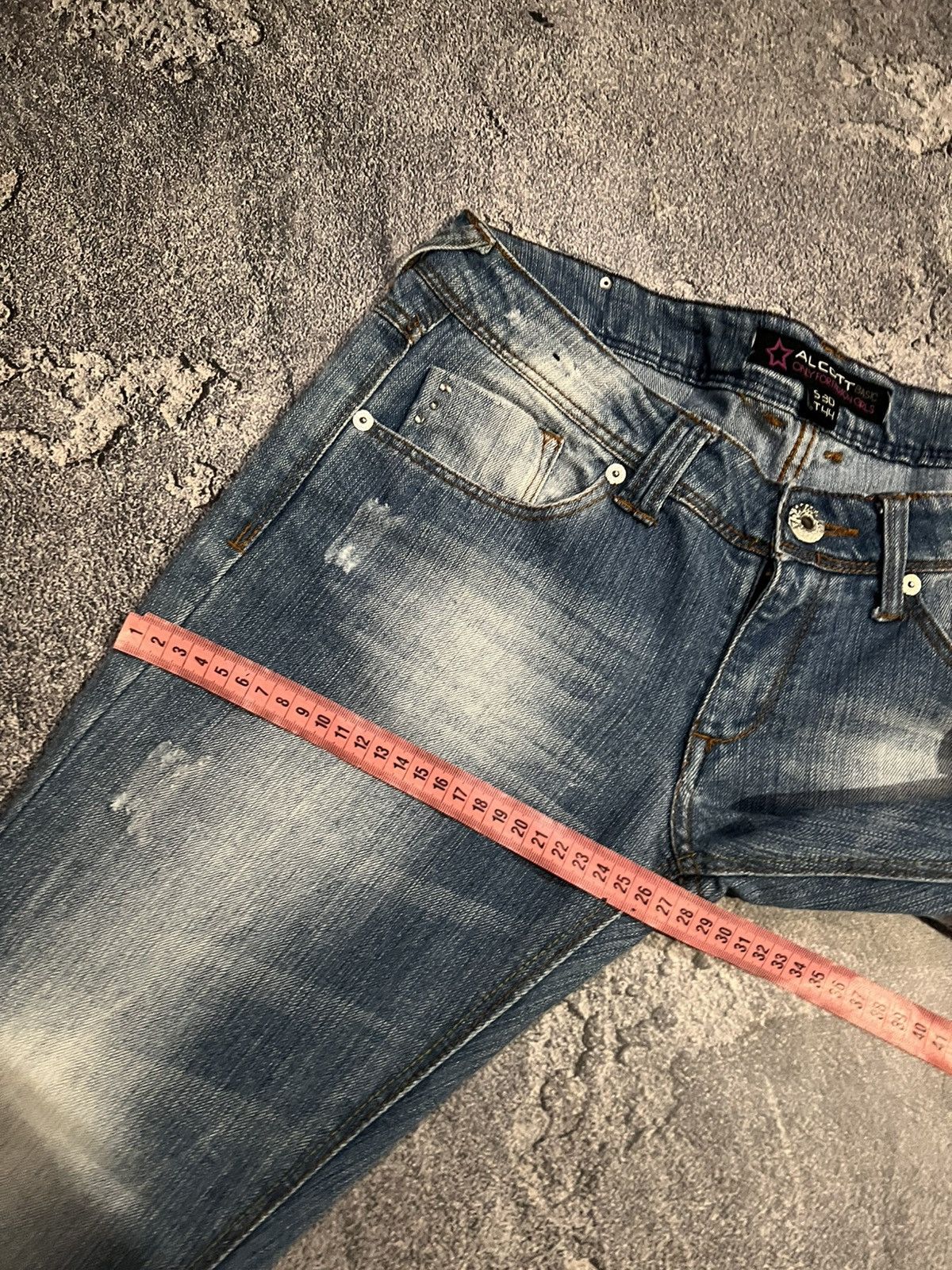 Japanese Brand Destroyed Archival Swag Slim Jean — Number Nine Style Size US 33 - 11 Thumbnail