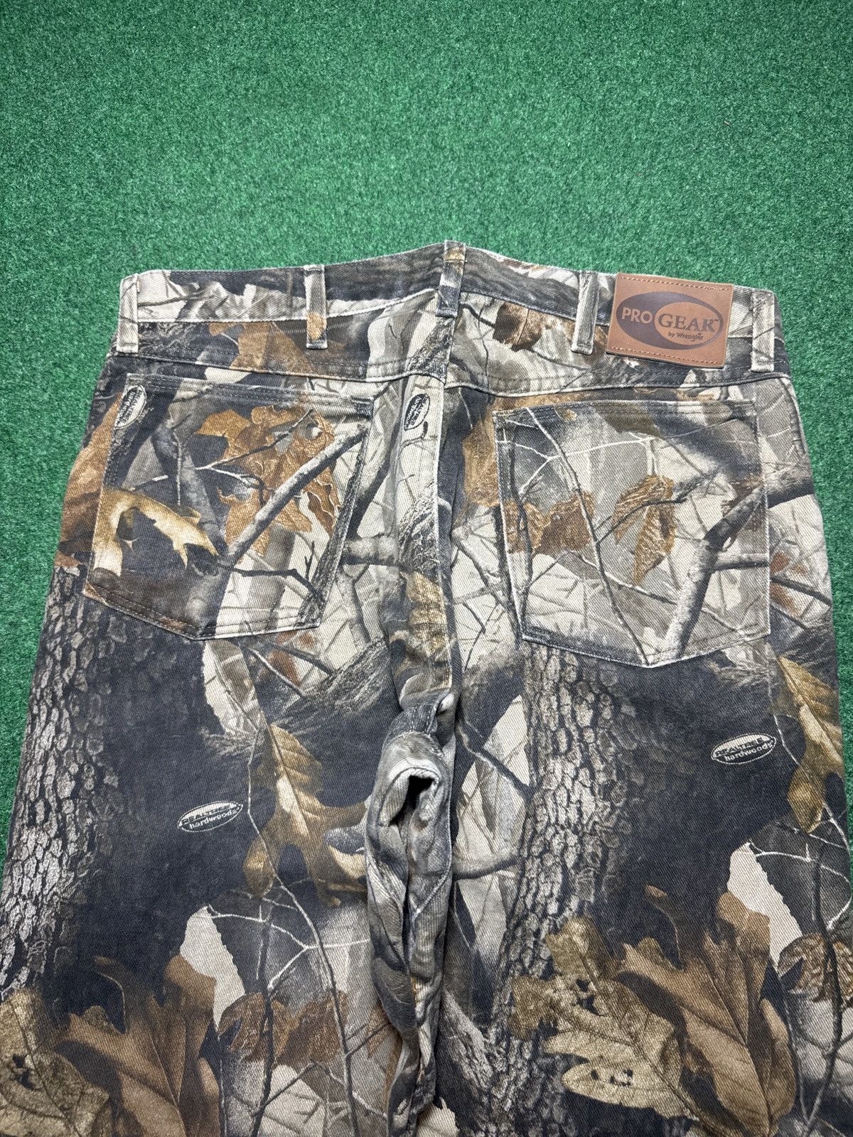 Wrangler Vintage Wrangler Realtree 34x30 Camo Baggy Hip Hop Pants Size US 34 / EU 50 - 2 Thumbnail