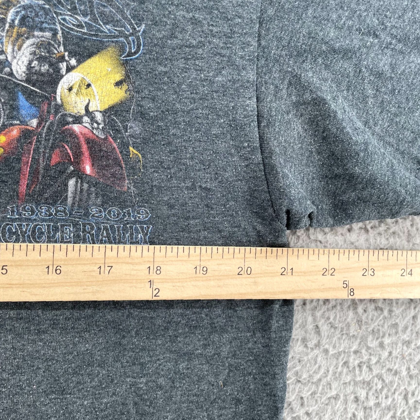 Gildan VINTAGE Gildan Shirt L 79th Annual Sturgis Motorcycle Rally South Dakota Biker Dog Gray Cotton Graphic Print Crew Neck Short Sleeve Mens T-Shirt Size US L / EU 52-54 / 3 - 7 Thumbnail