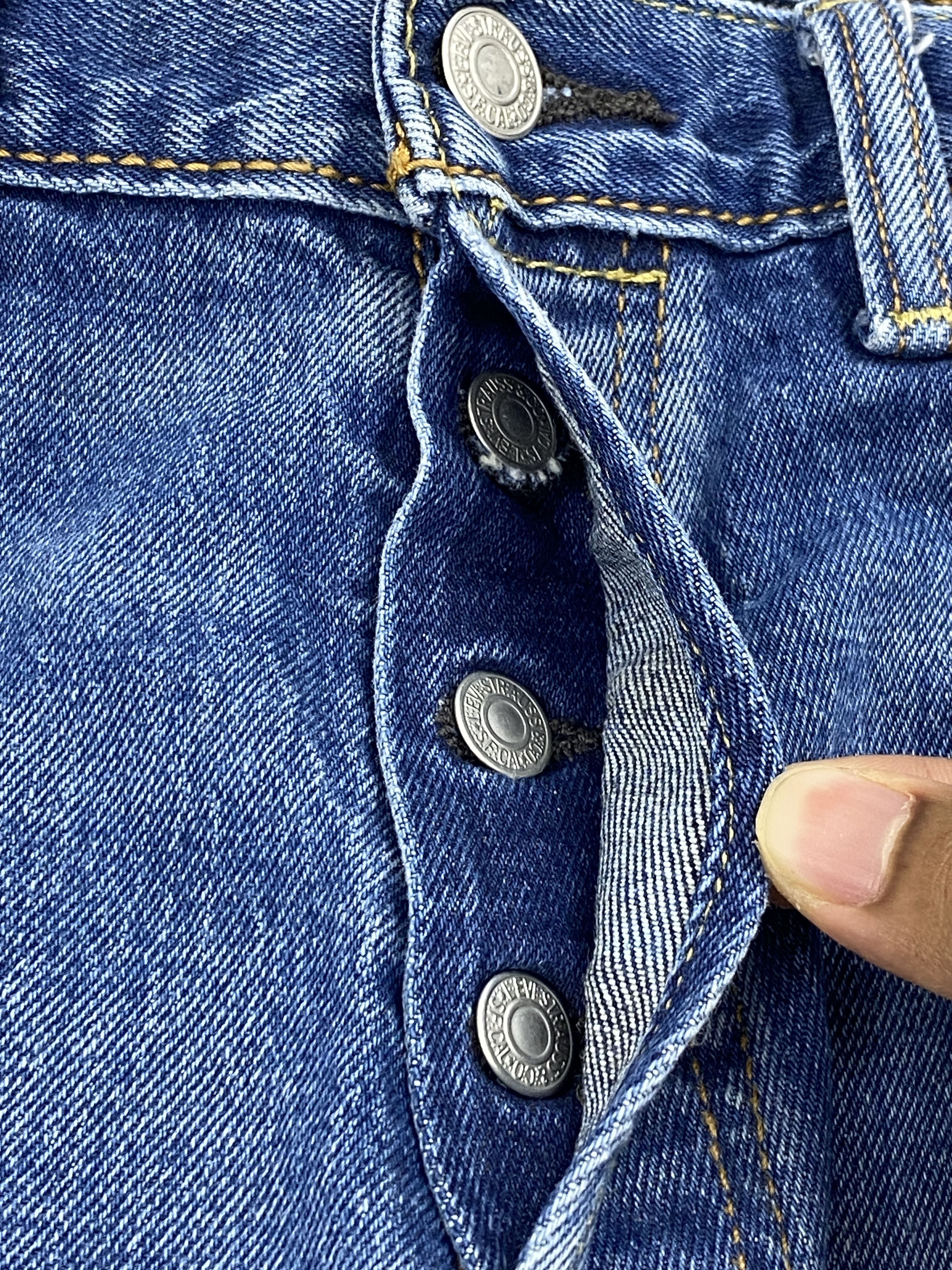 Levi's Vintage Levis 501 Blue Jeans DP2322 Size US 29 - 12 Thumbnail