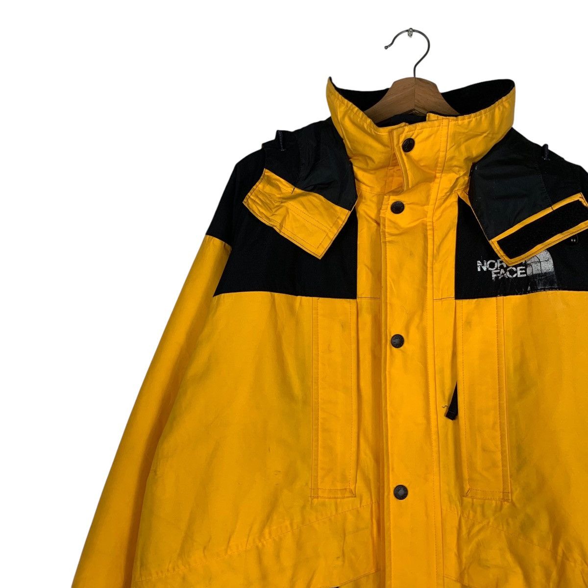 The North Face THE NORTH FACE Goretex Yellow Hooded Jacket #1420-C64 Size US L / EU 52-54 / 3 - 6 Thumbnail